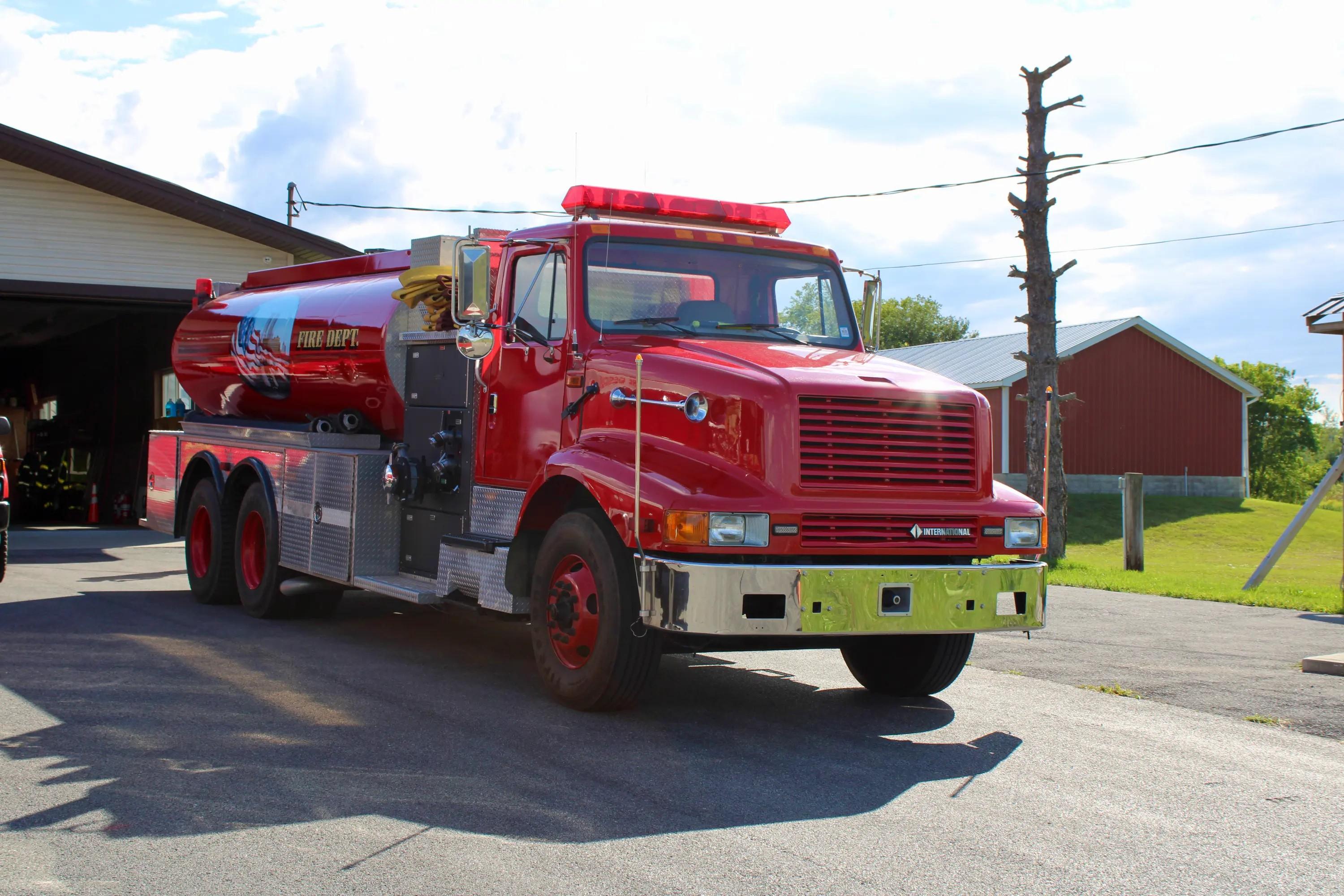 2002 International Tanker 1000/3000 - image 3