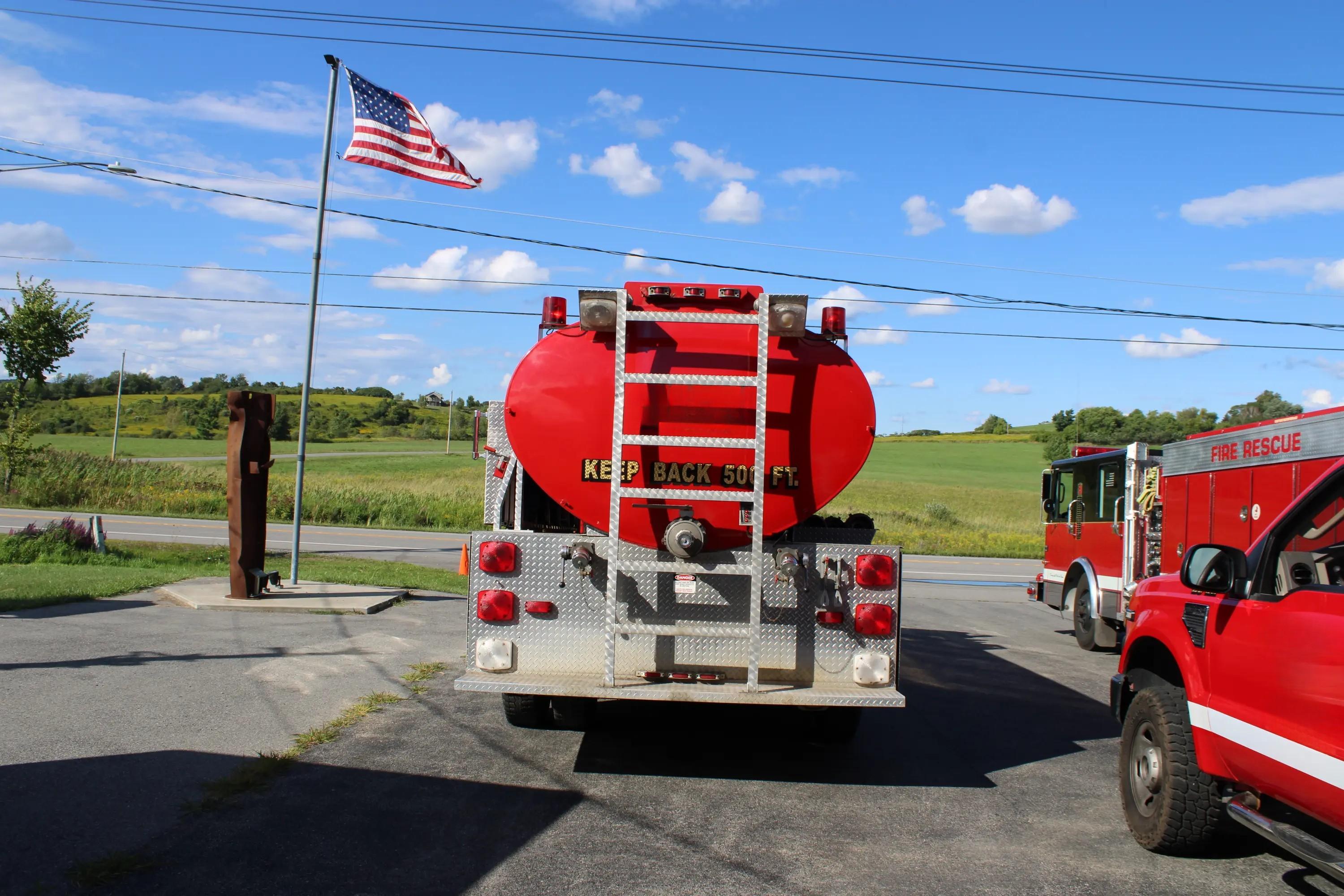 2002 International Tanker 1000/3000 - image 14