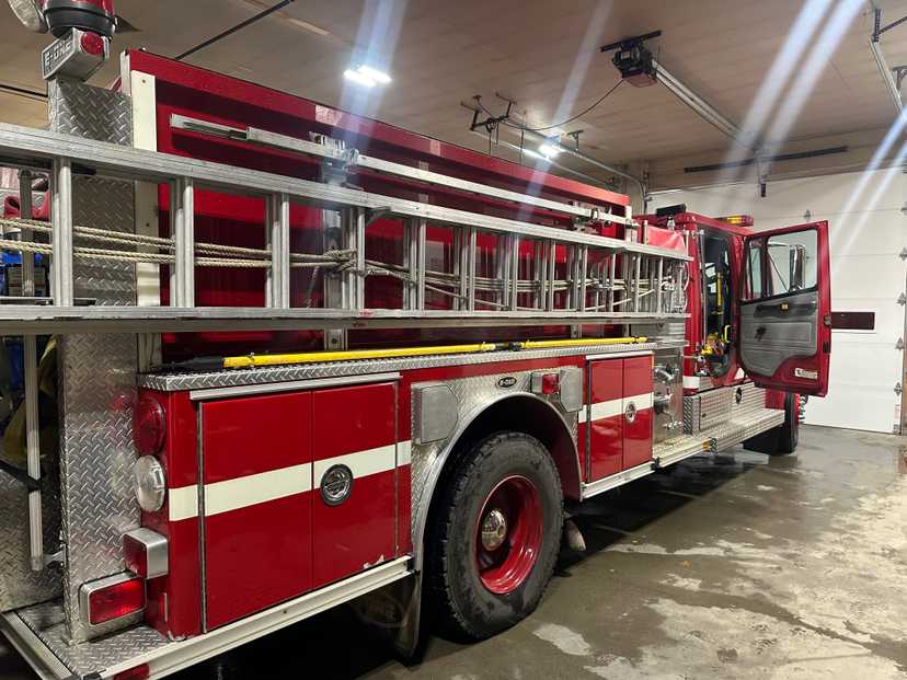 1999 E-One Freightliner Pumper — photo 2