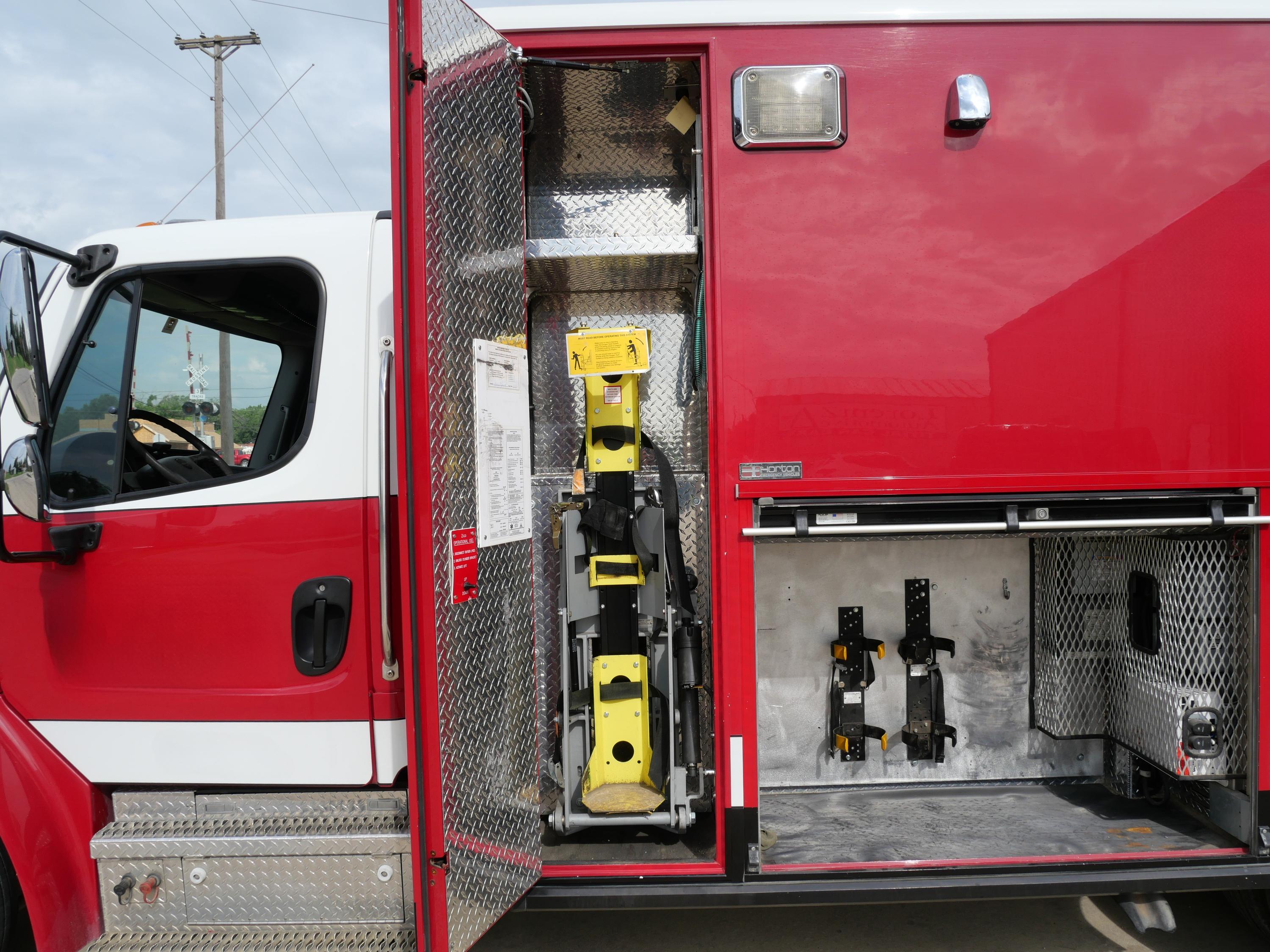 2010 Horton Freightliner Ambulance w/ Stryker Stretcher Type I - image 10