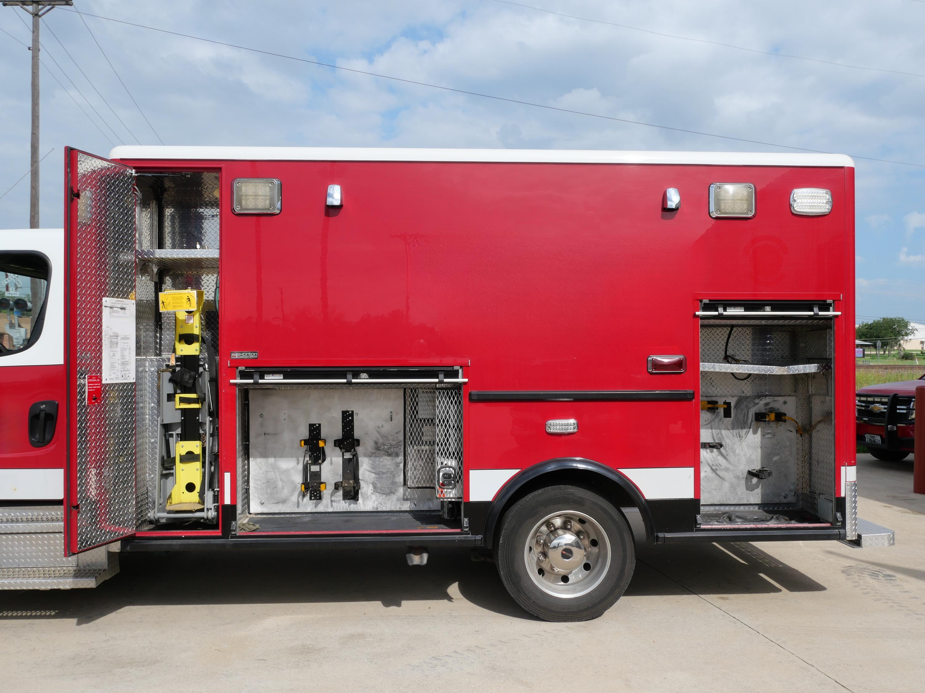 2010 Horton Freightliner Ambulance w/ Stryker Stretcher Type I - image 9