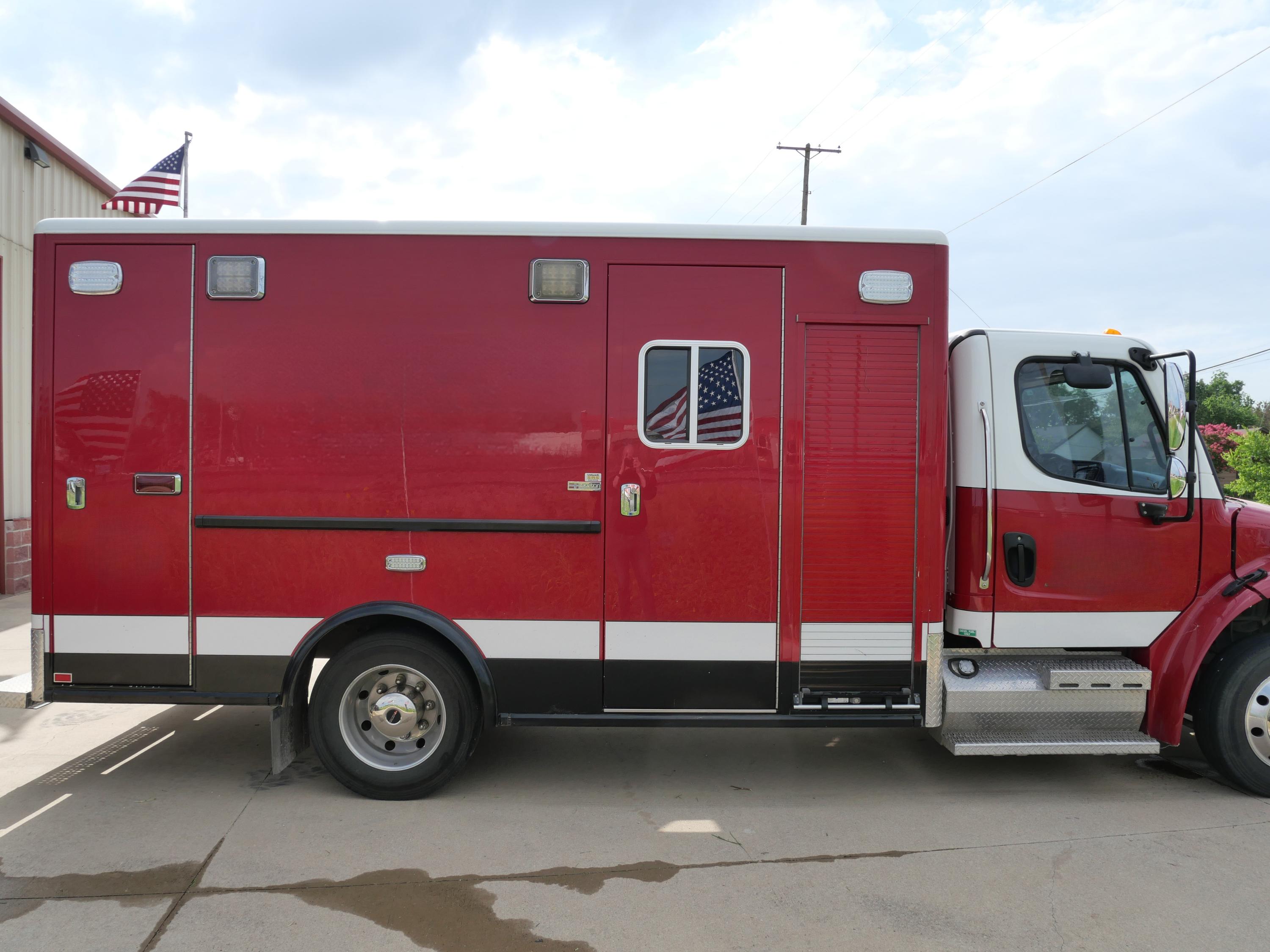 2010 Horton Freightliner Ambulance w/ Stryker Stretcher Type I - image 6