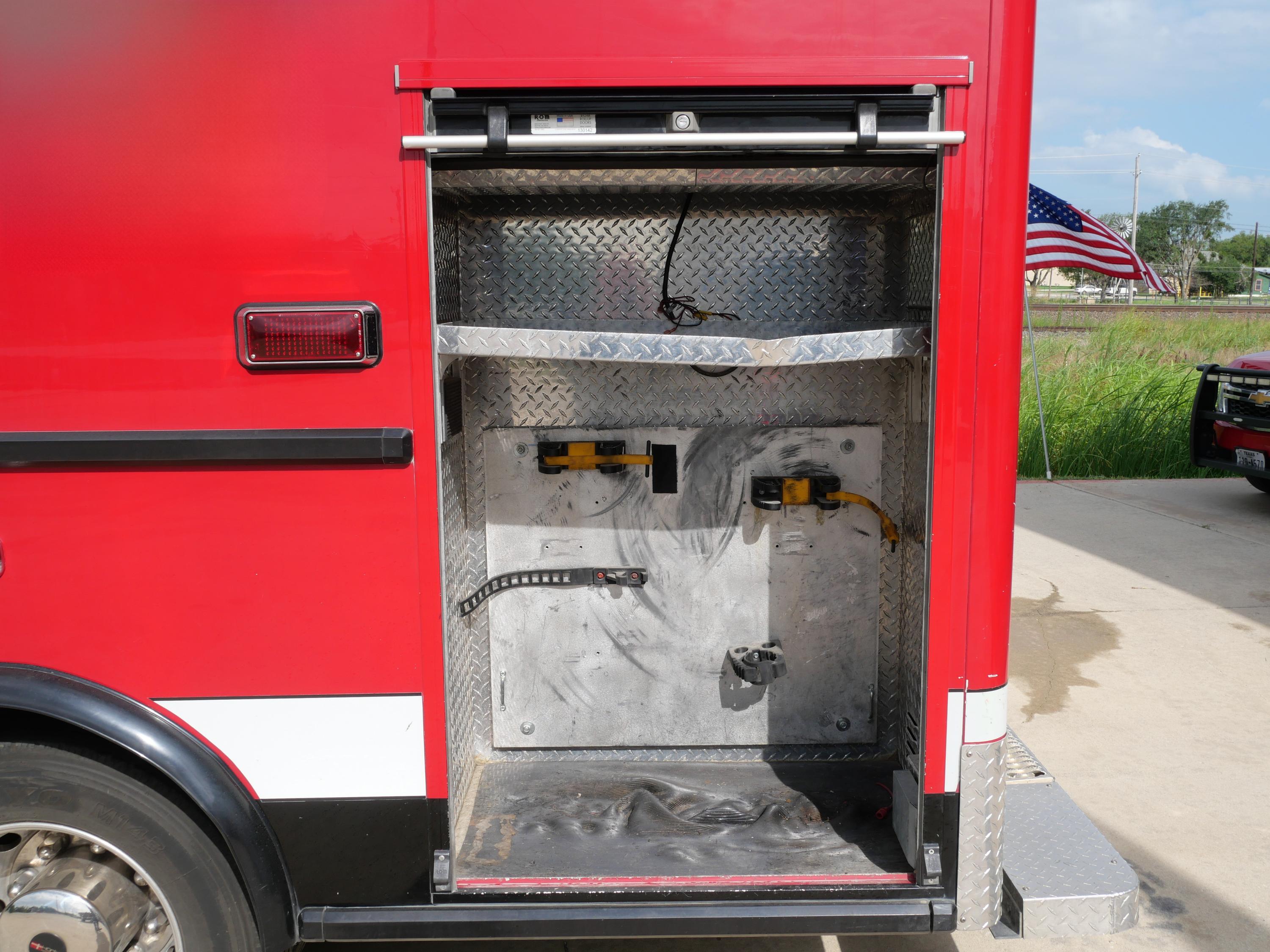 2010 Horton Freightliner Ambulance w/ Stryker Stretcher Type I - image 15