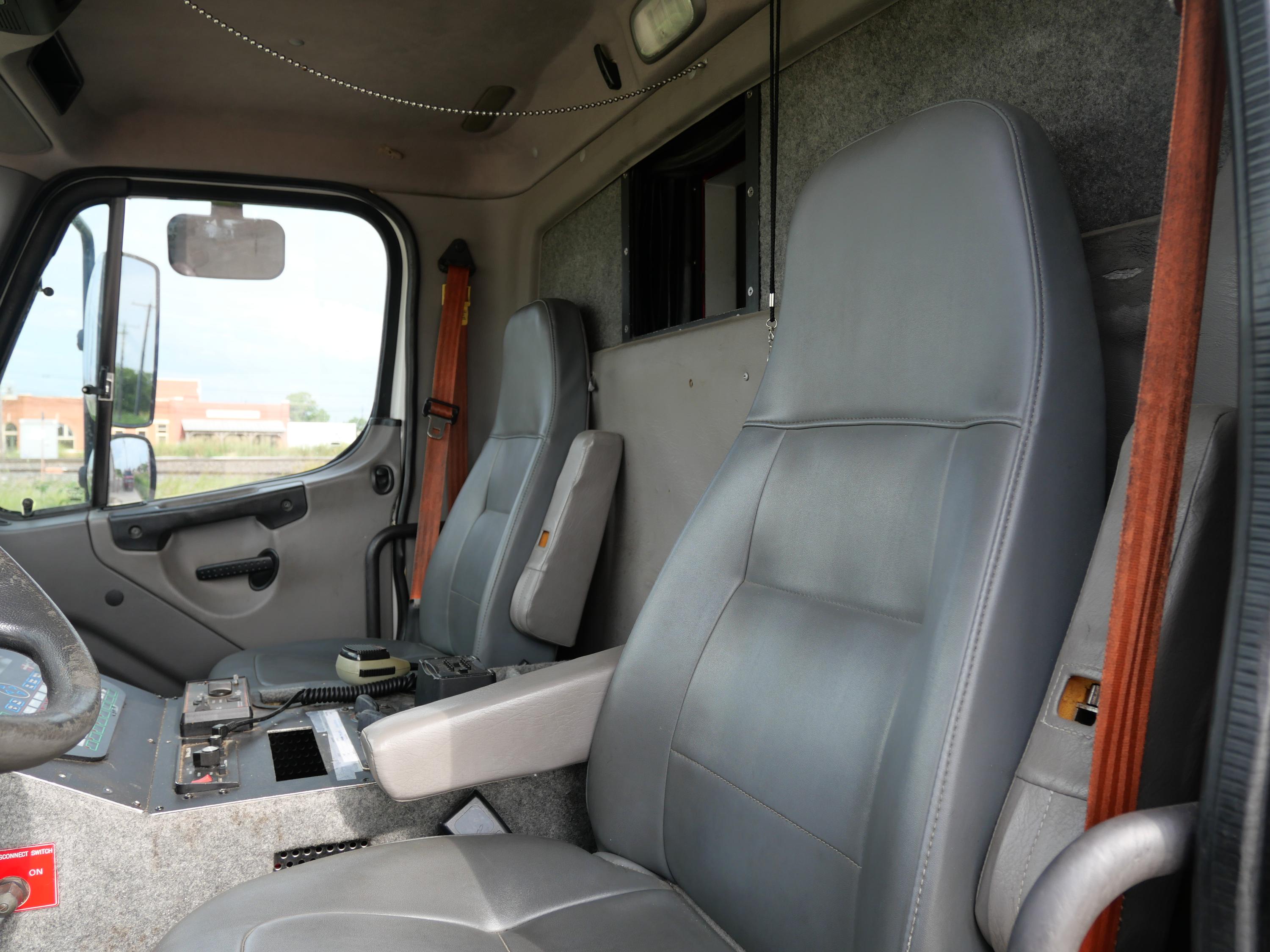 2010 Horton Freightliner Ambulance w/ Stryker Stretcher Type I - image 22