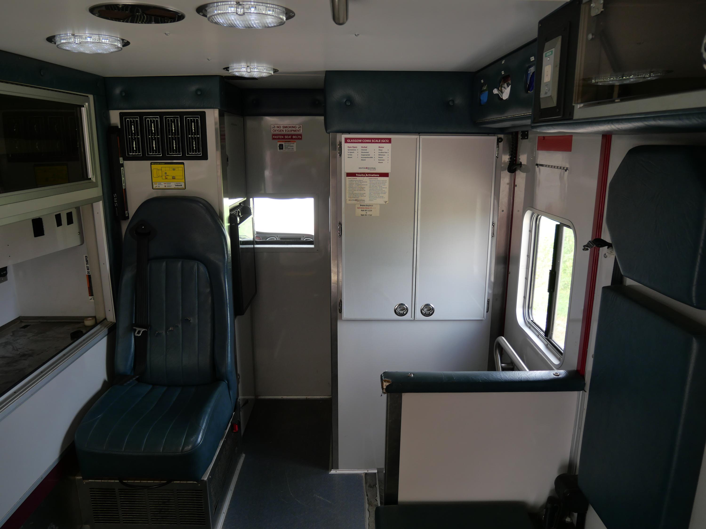 2010 Horton Freightliner Ambulance w/ Stryker Stretcher Type I - image 37