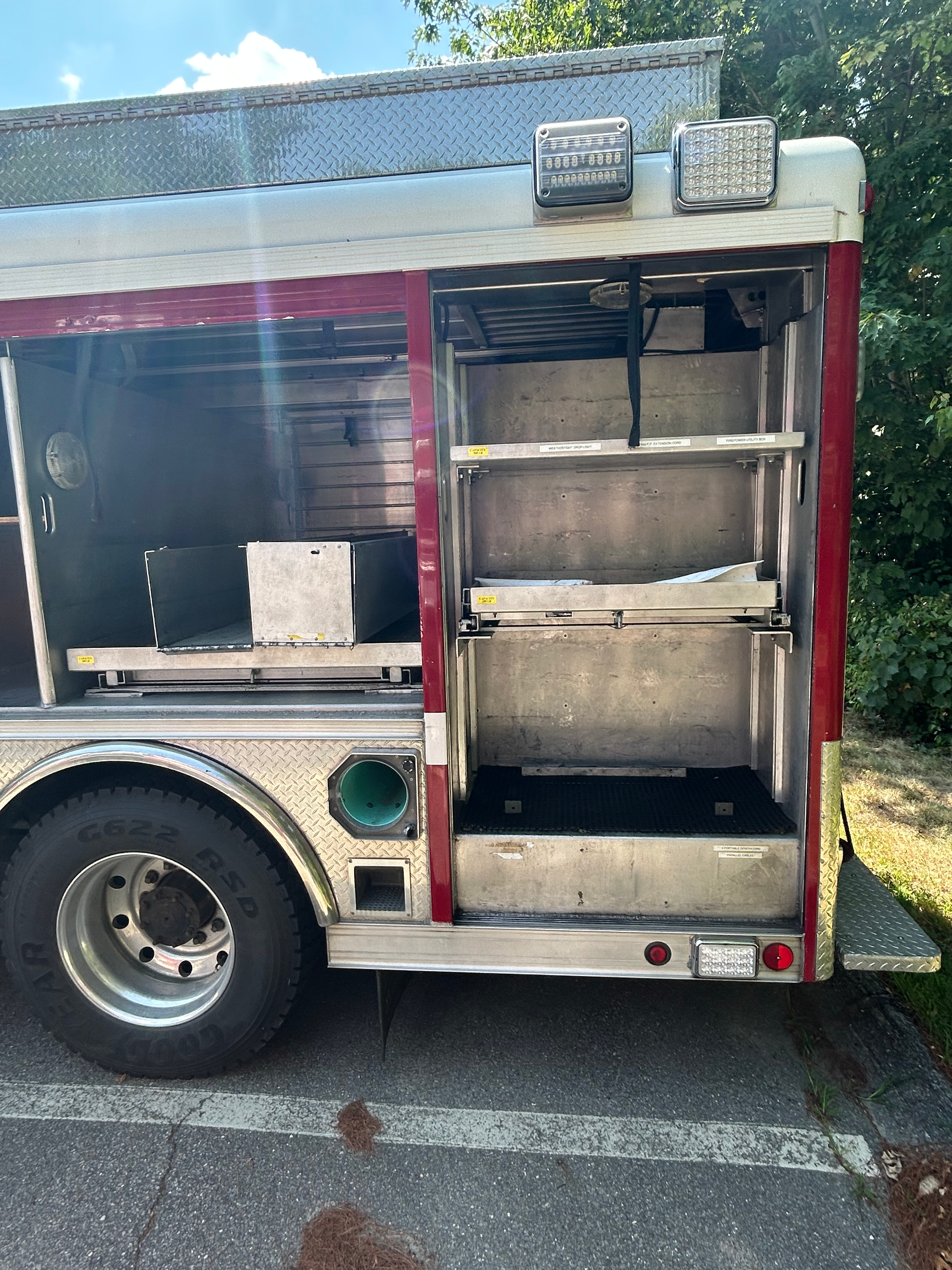 1996 Hackney Heavy Rescue - image 10
