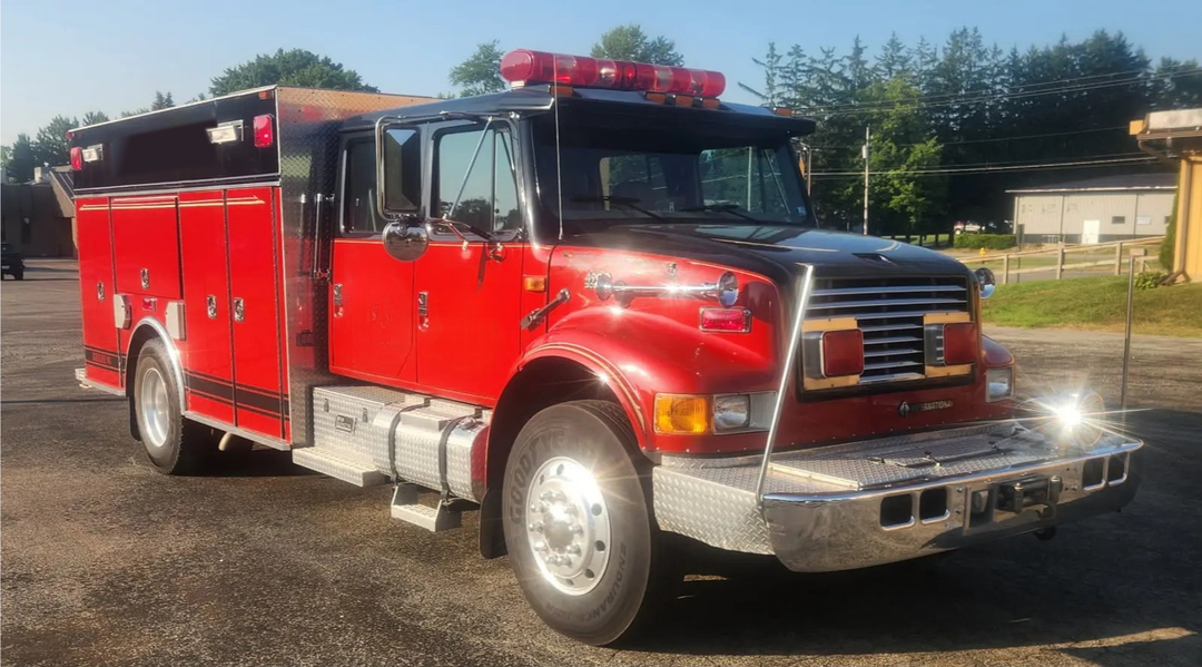 1996 International 4900 4X2 Rescue