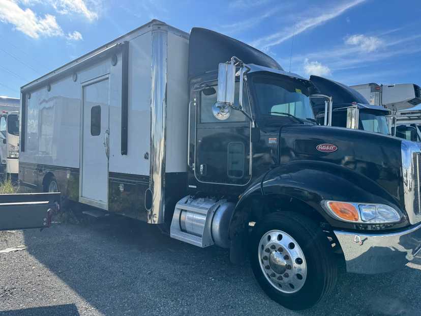 2015 Marion Peterbilt Command Unit — photo 3