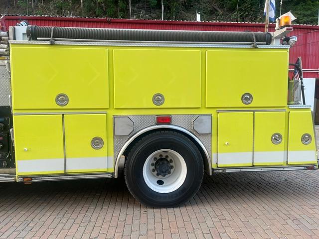 1999 Freightliner FL80 Pumper - image 4