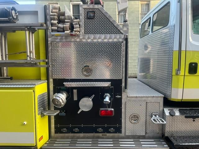 1999 Freightliner FL80 Pumper - image 9