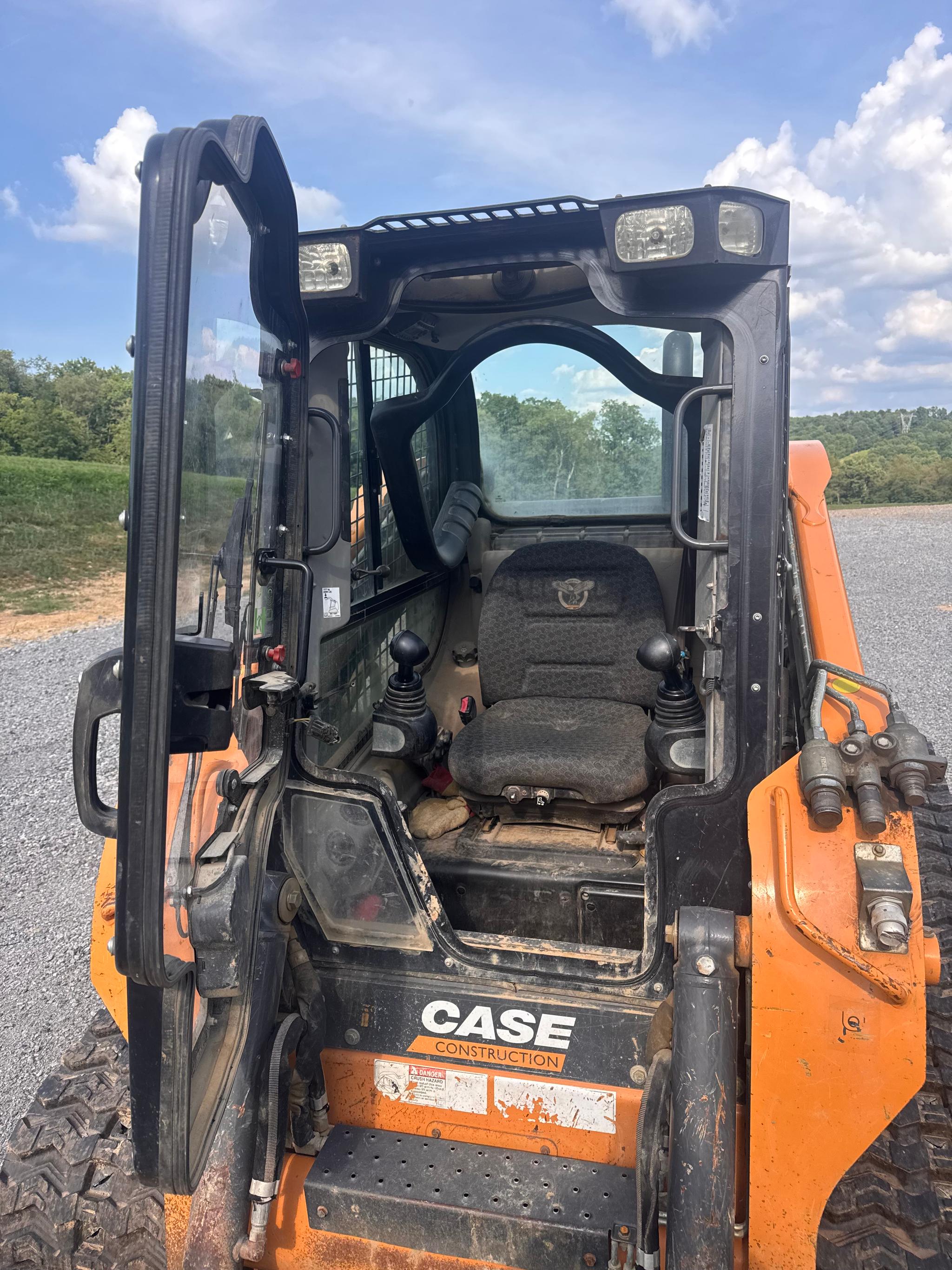 2019 Case TV370 Compact Track Loader - image 5