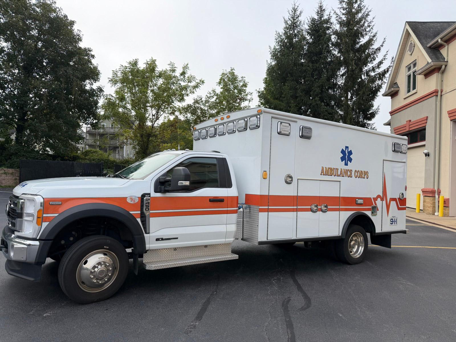 2023 Braun Ford 4x4 Type I Ambulance - image 2