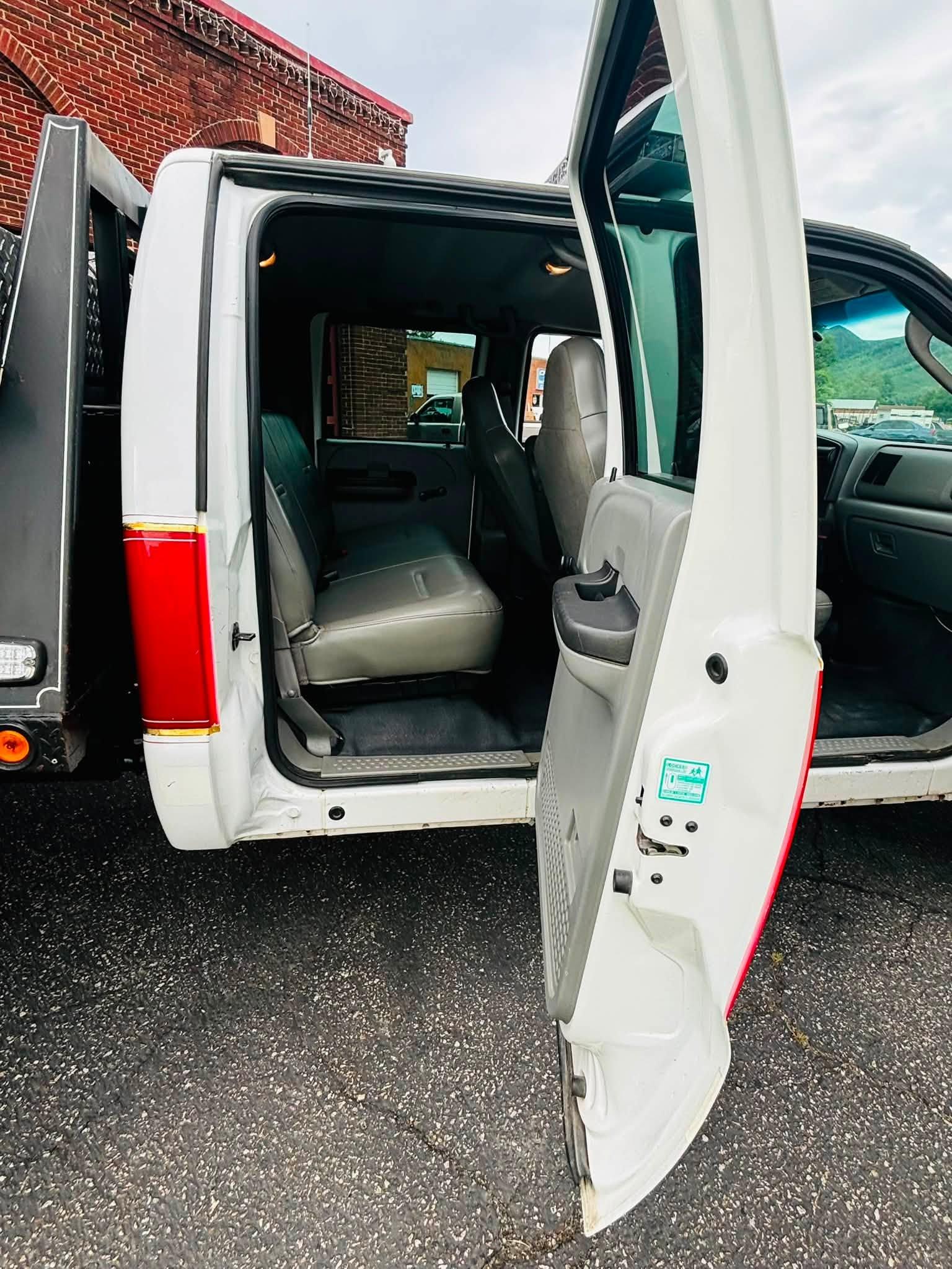 2005 Ford E-350 Brush Truck - image 7