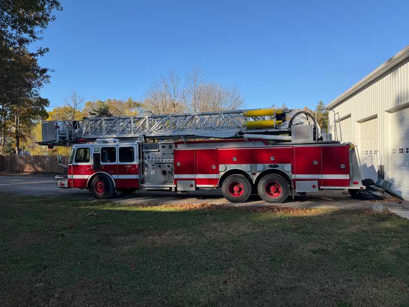 2000 E-One HP-95 4x4 95' Quint