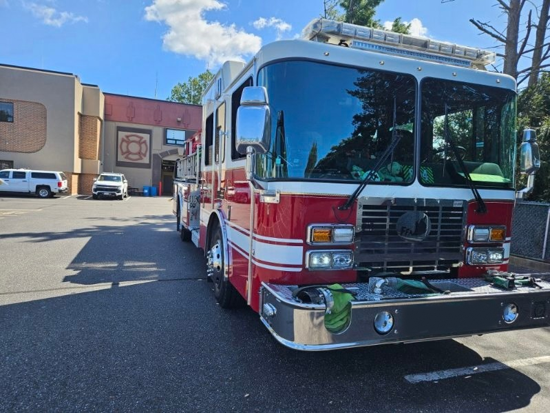 2009 Ferrara Inferno Pumper - image 2