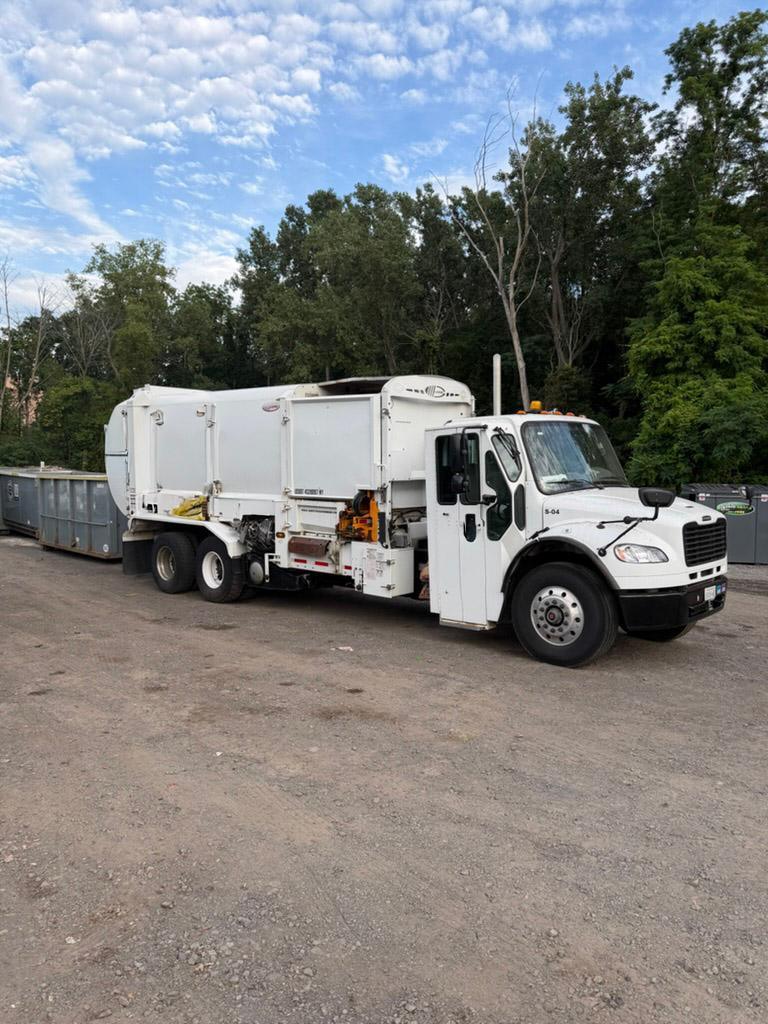 2023 Freightliner Labrie Automated Side Loader - image 2