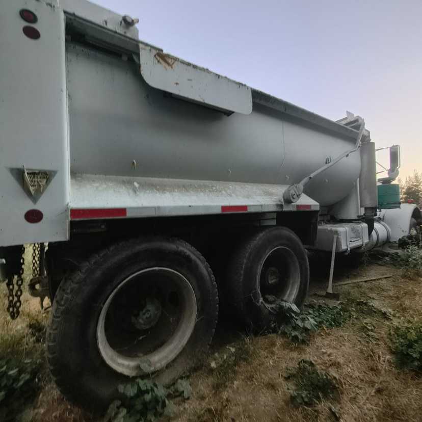 1971 Peterbilt Dump Truck — photo 5