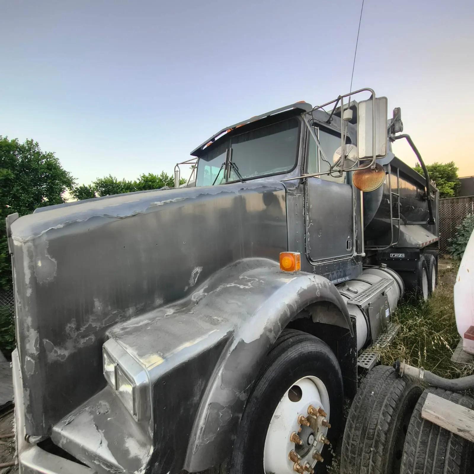 1989 Kenworth T800 Dump Truck - image 2