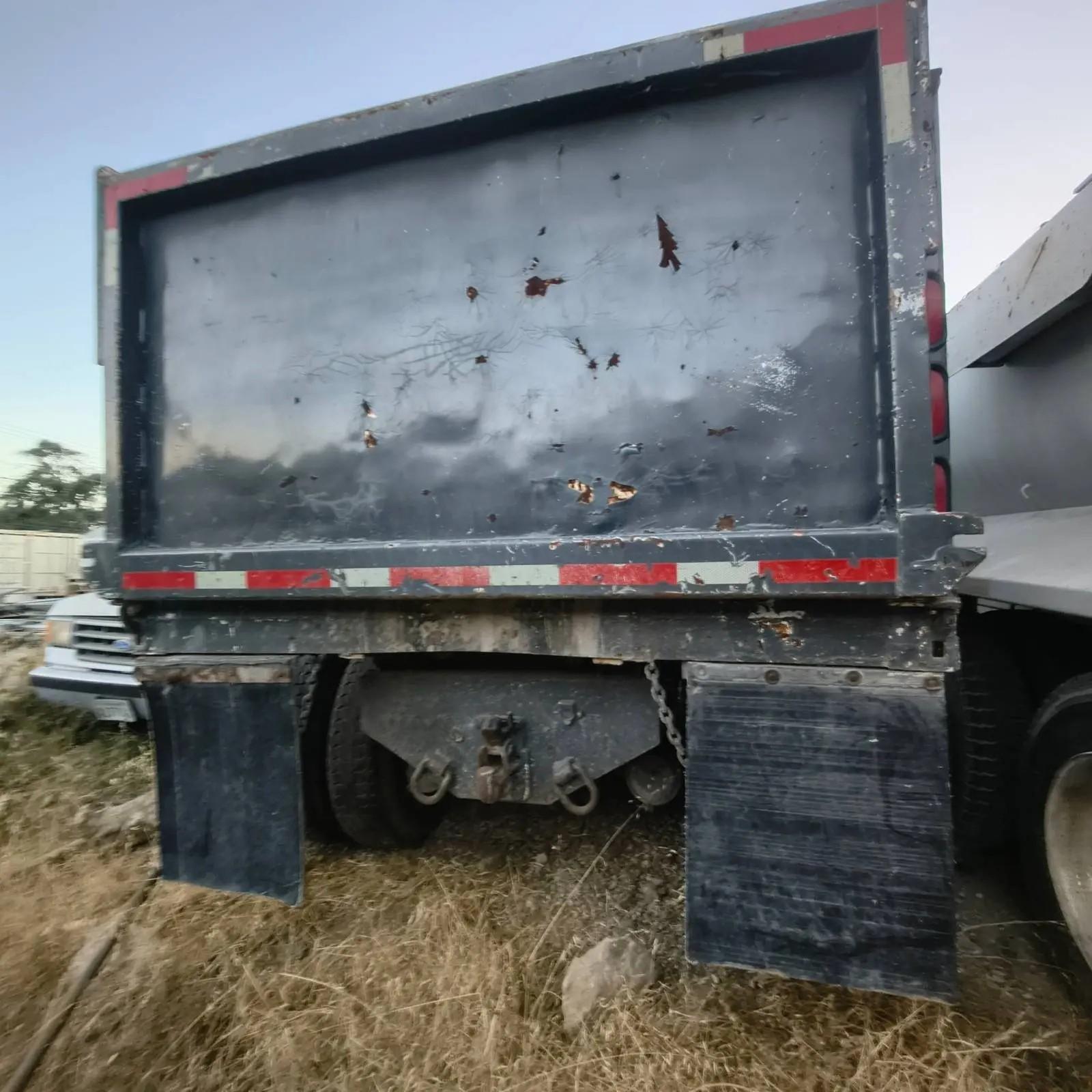 1989 Kenworth T800 Dump Truck - image 3