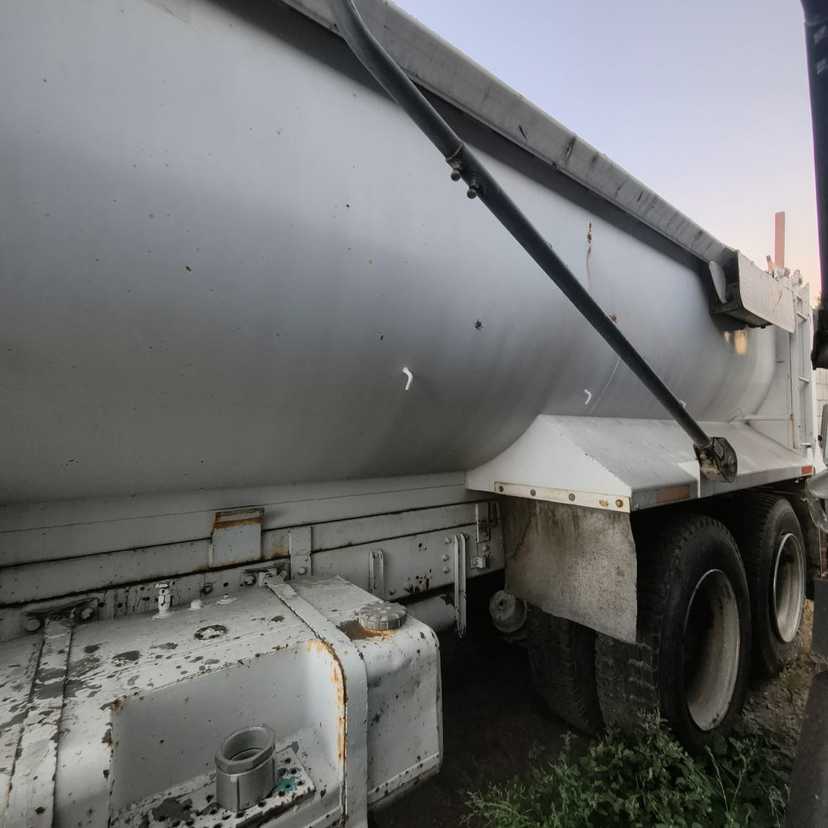 1971 Peterbilt Dump Truck — photo 4