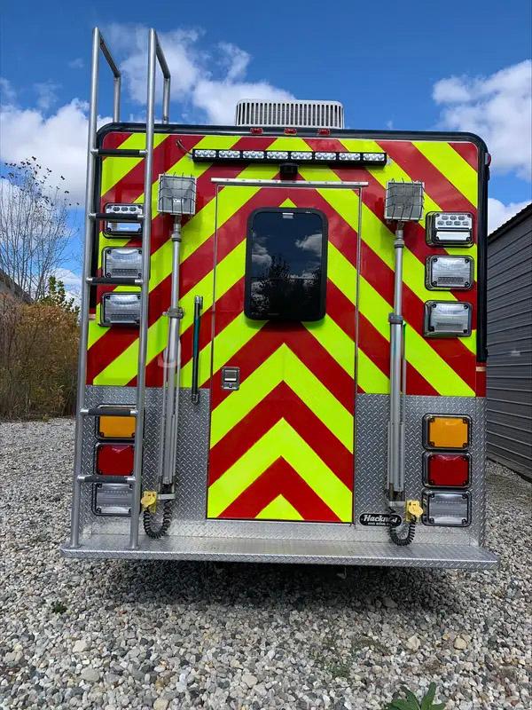 1996 Hackney Freightliner Heavy Rescue - image 4