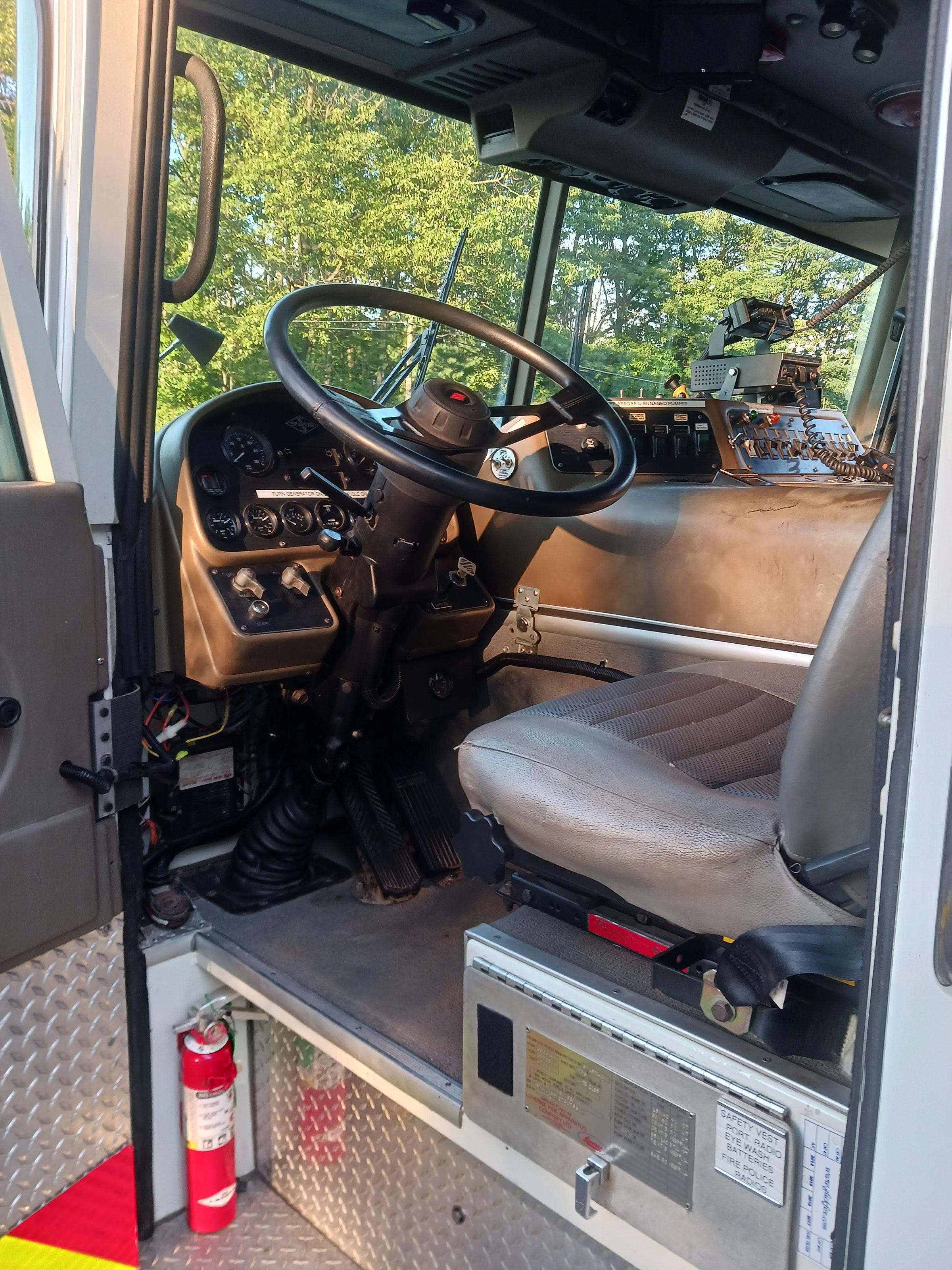 1997 Spartan Luverne Pumper - image 8