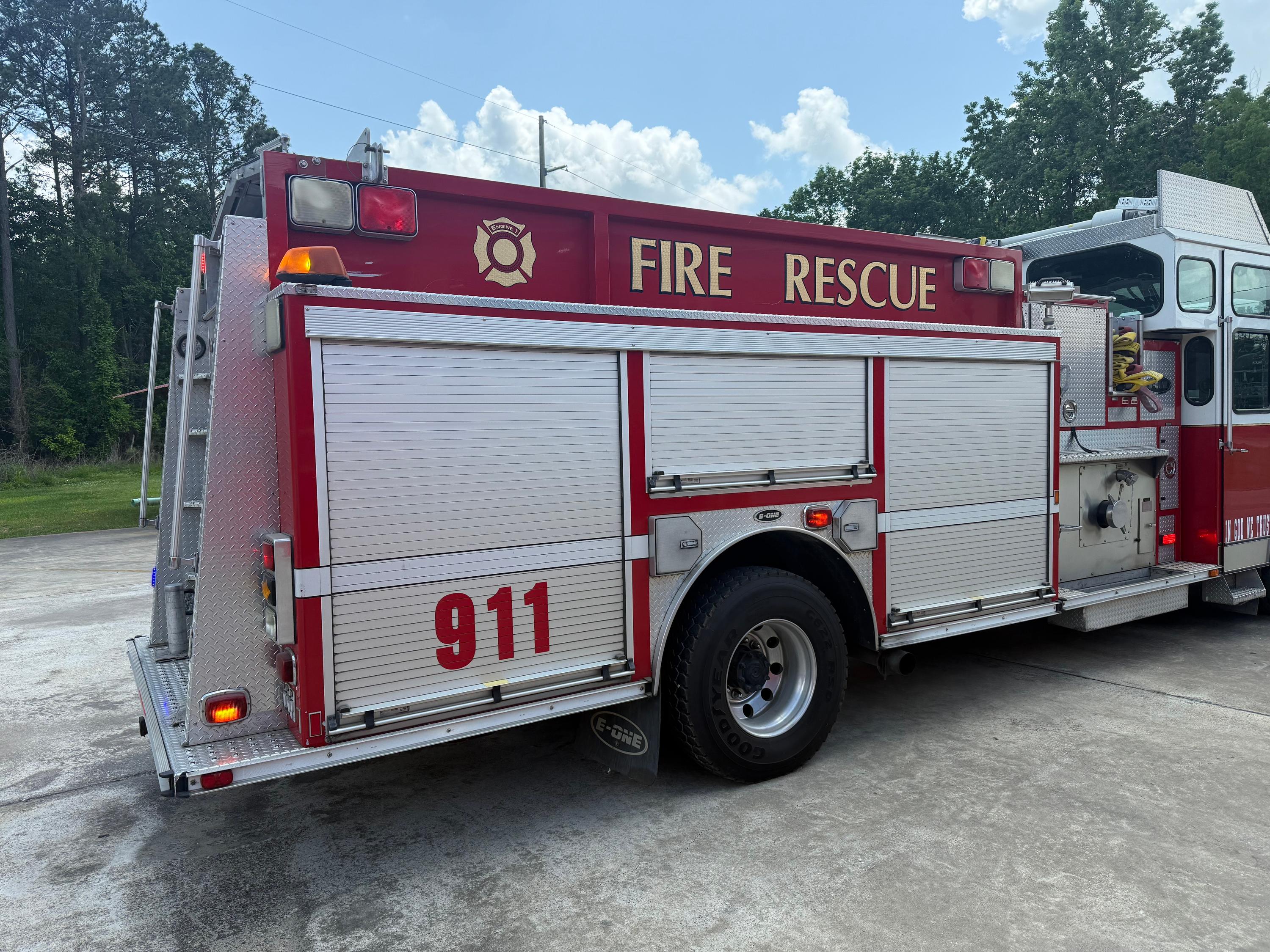 2002 E-One Pumper