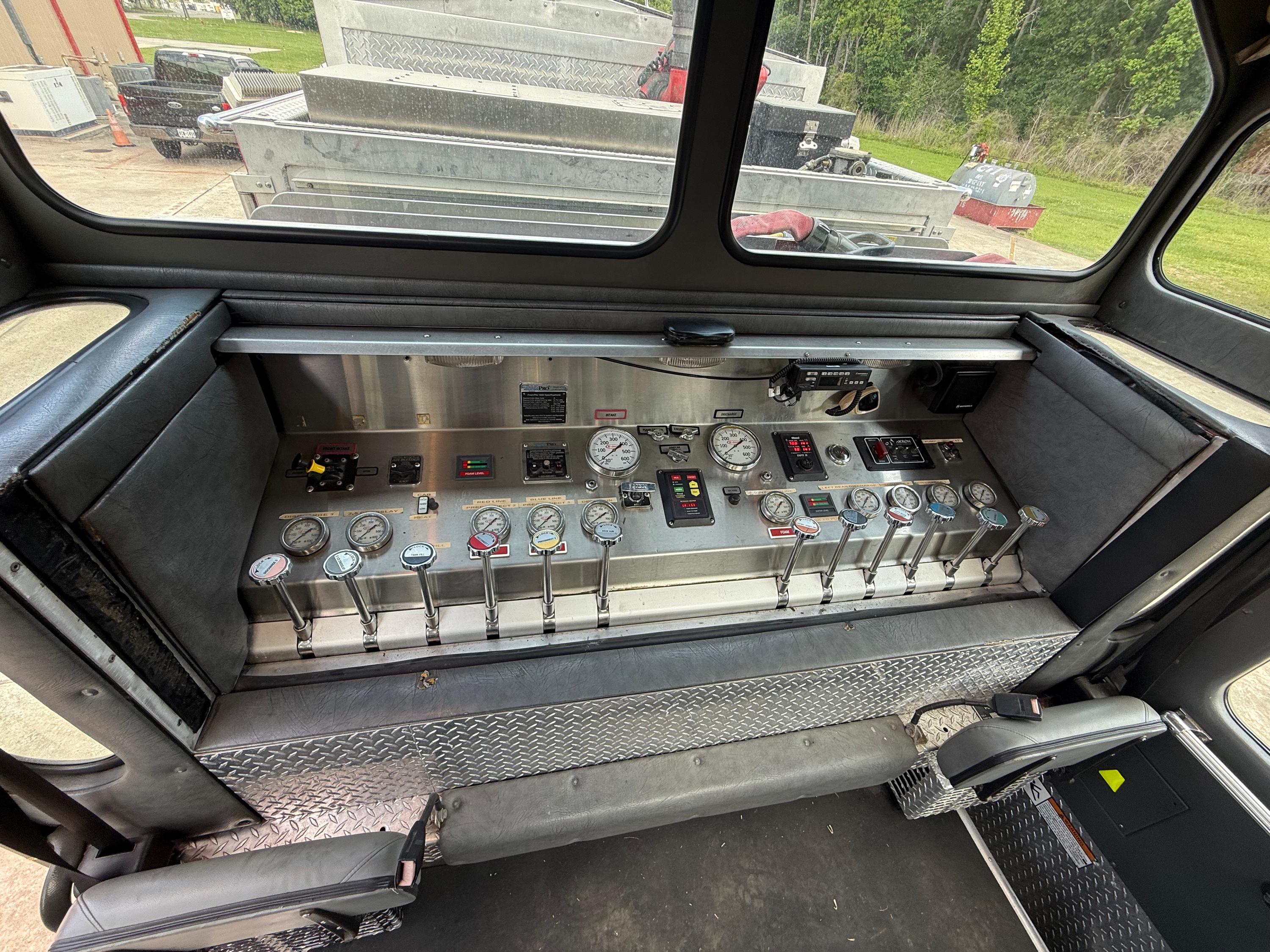 2002 E-One Pumper