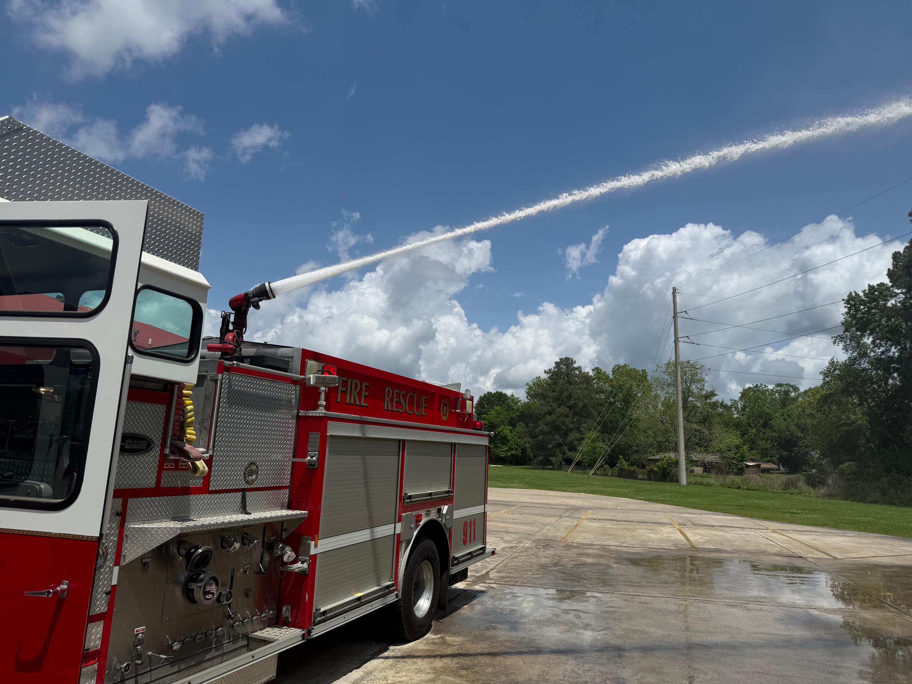 2002 E-One Pumper