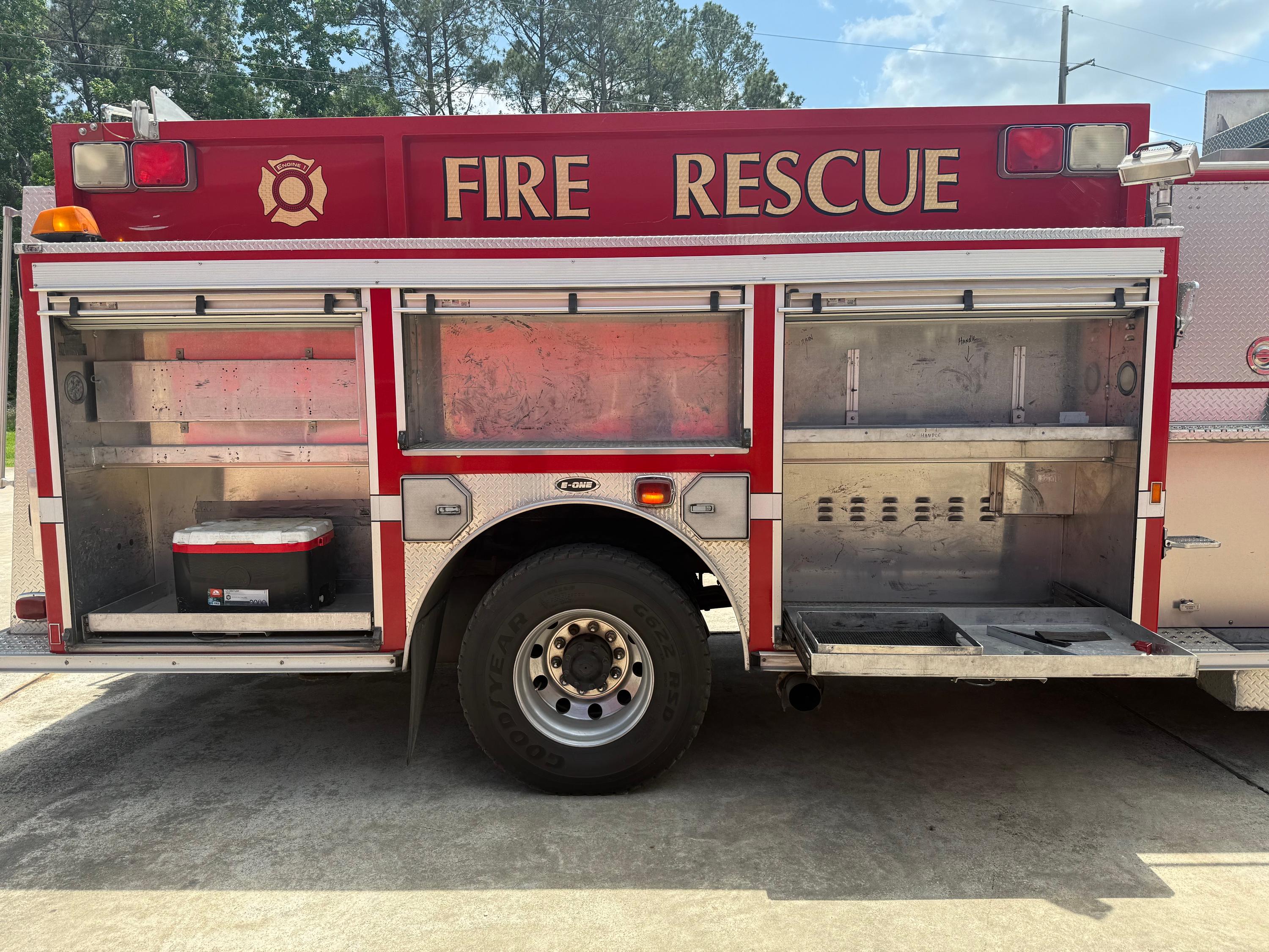 2002 E-One Pumper