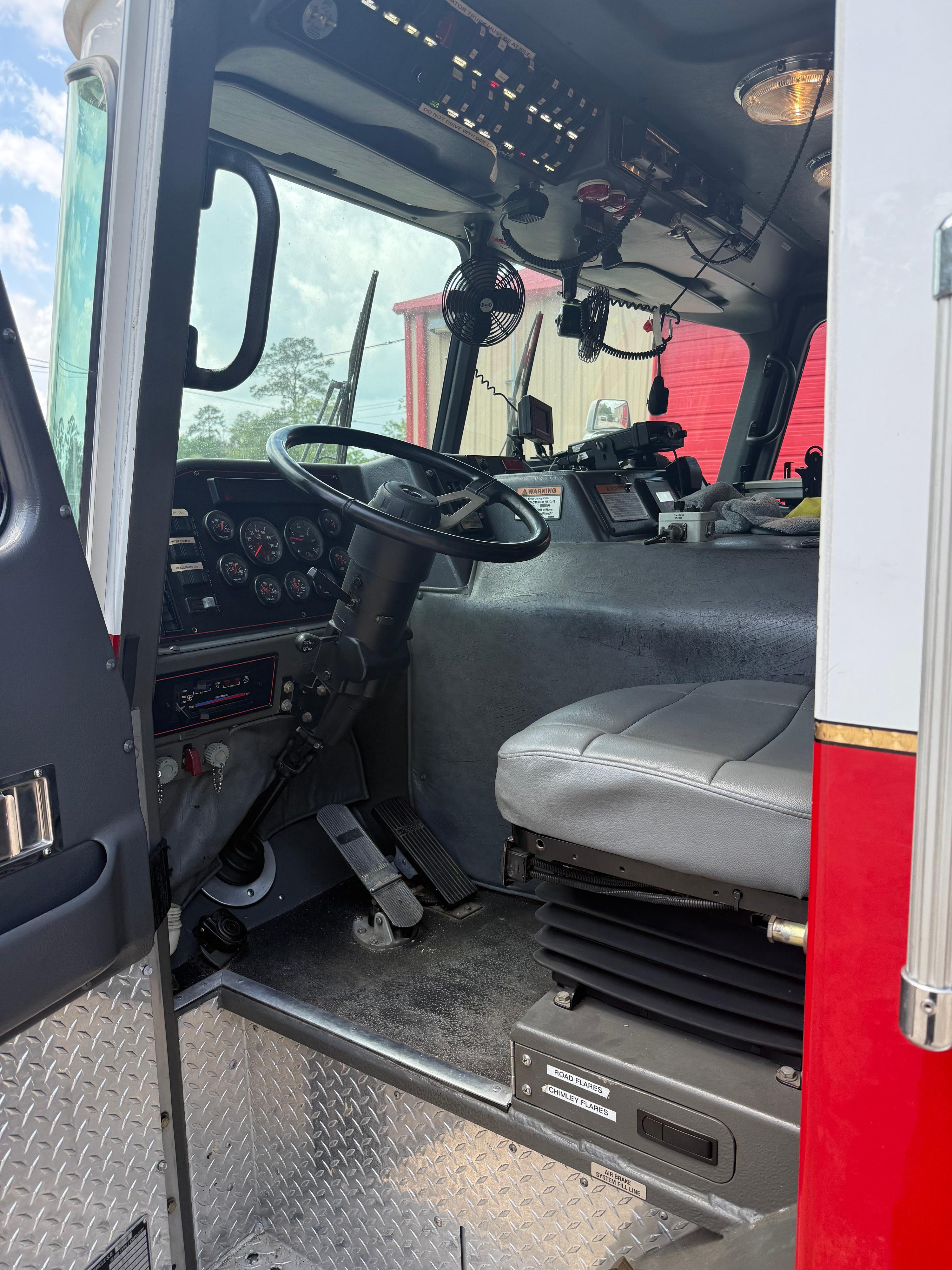 2002 E-One Pumper