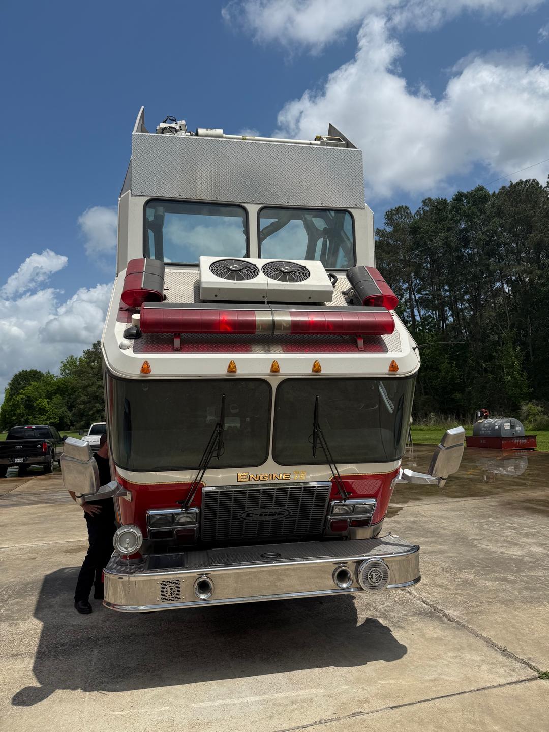 2002 E-One Pumper