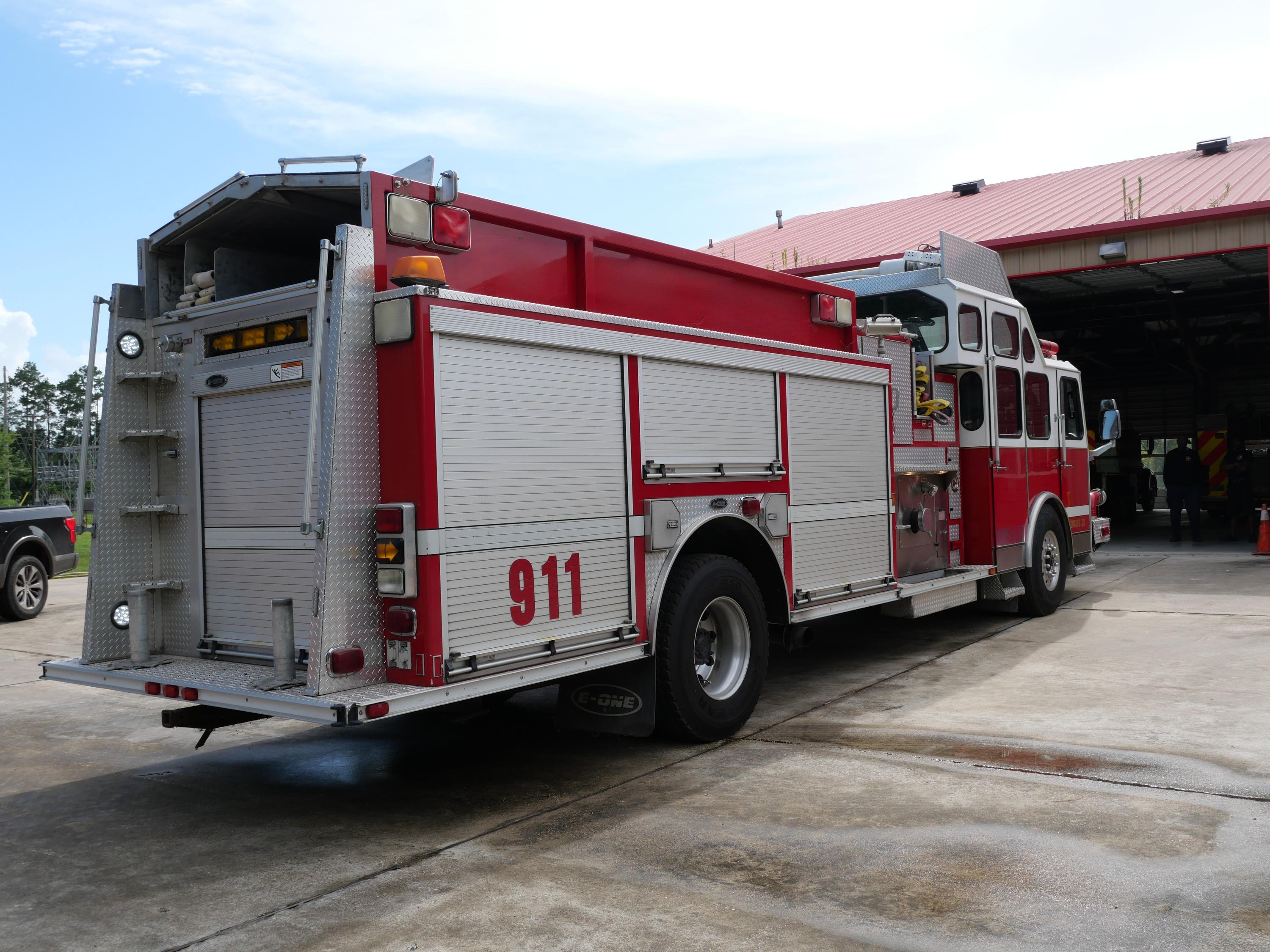 2002 E-One Pumper