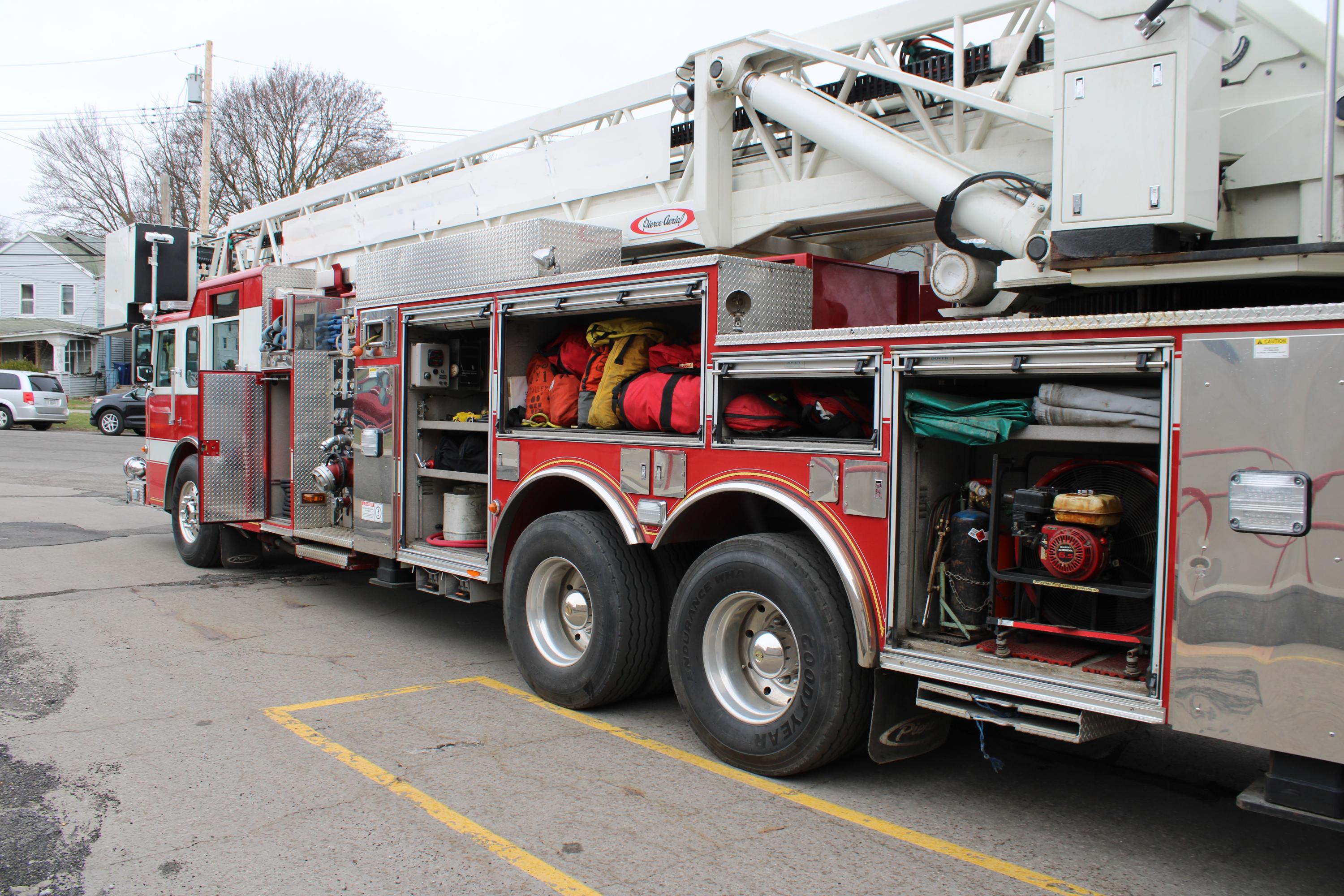 2001 Pierce Dash 100' Quint
 - image 12