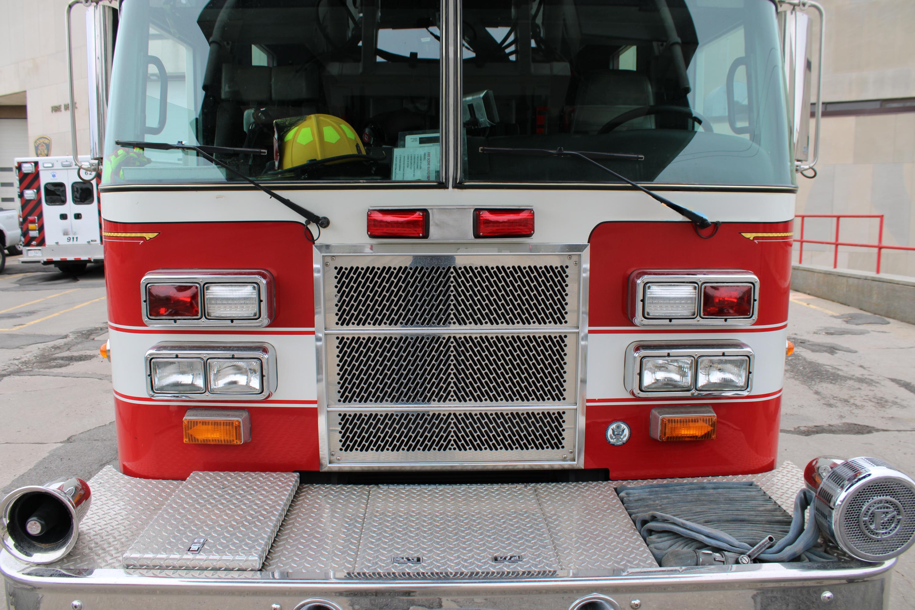 2001 Pierce Dash 100' Quint
 - image 7