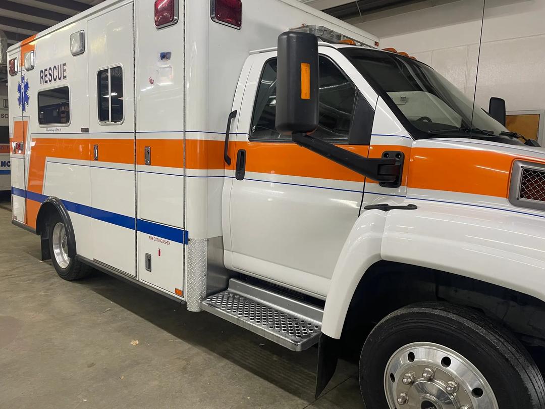 2004 Chevrolet 3500 ambulance