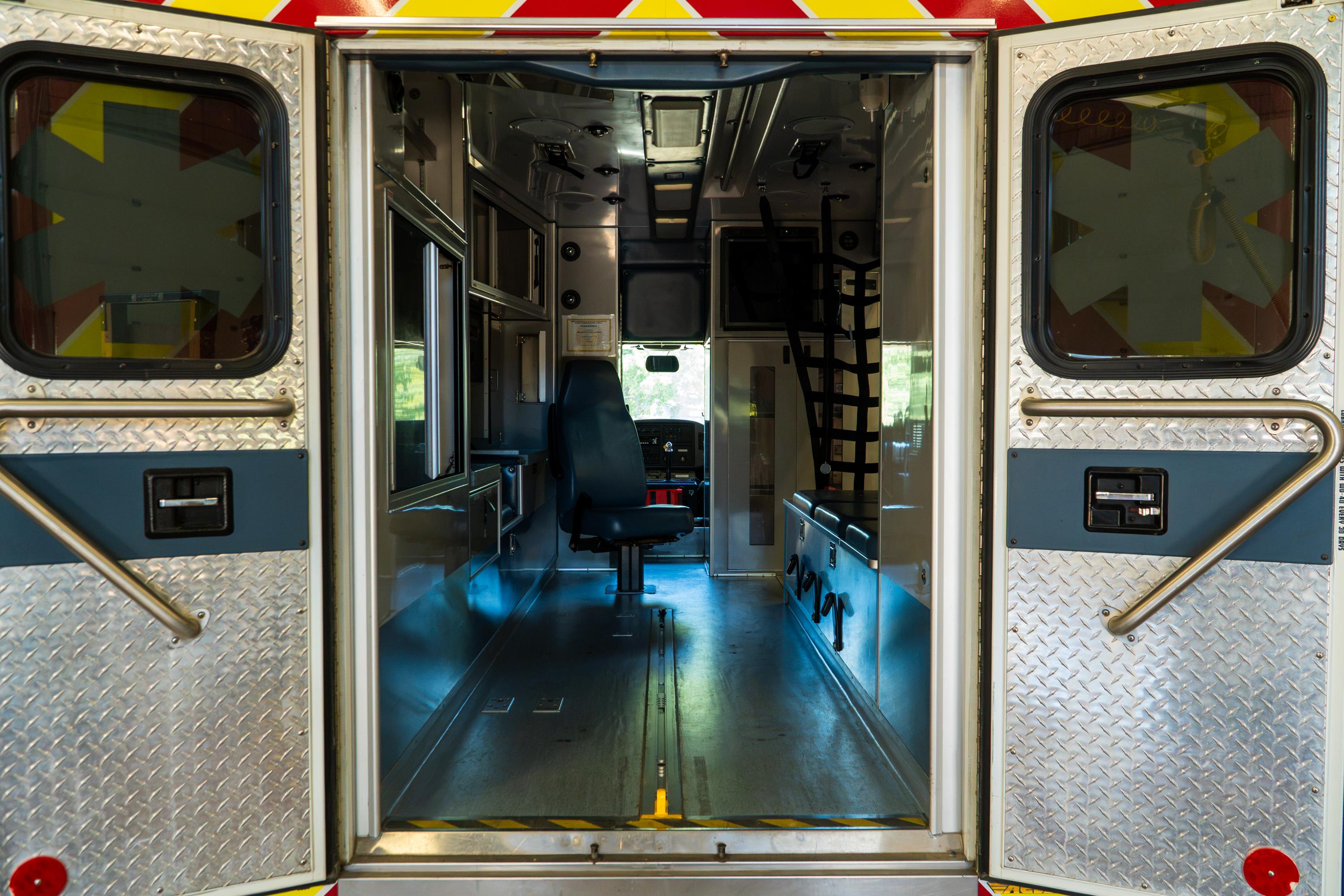 2004 AEV International Type III Ambulance - image 37