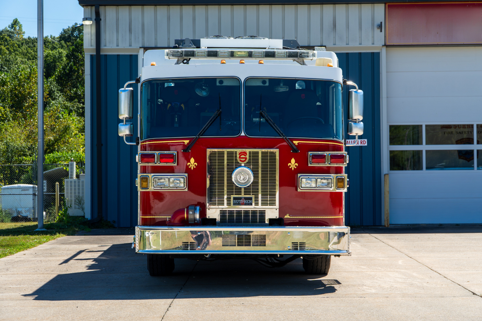 2004 Sutphen Pumper - image 3