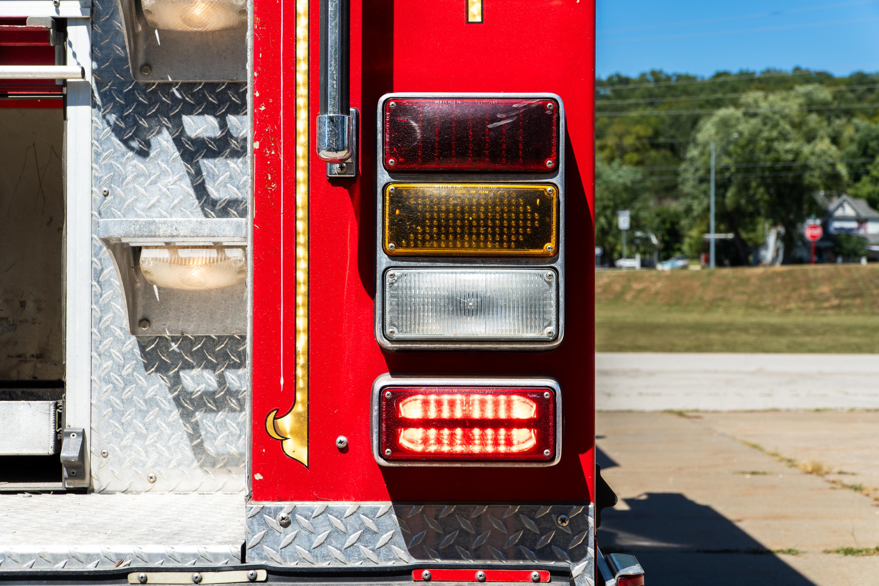 2004 Sutphen Pumper - image 63