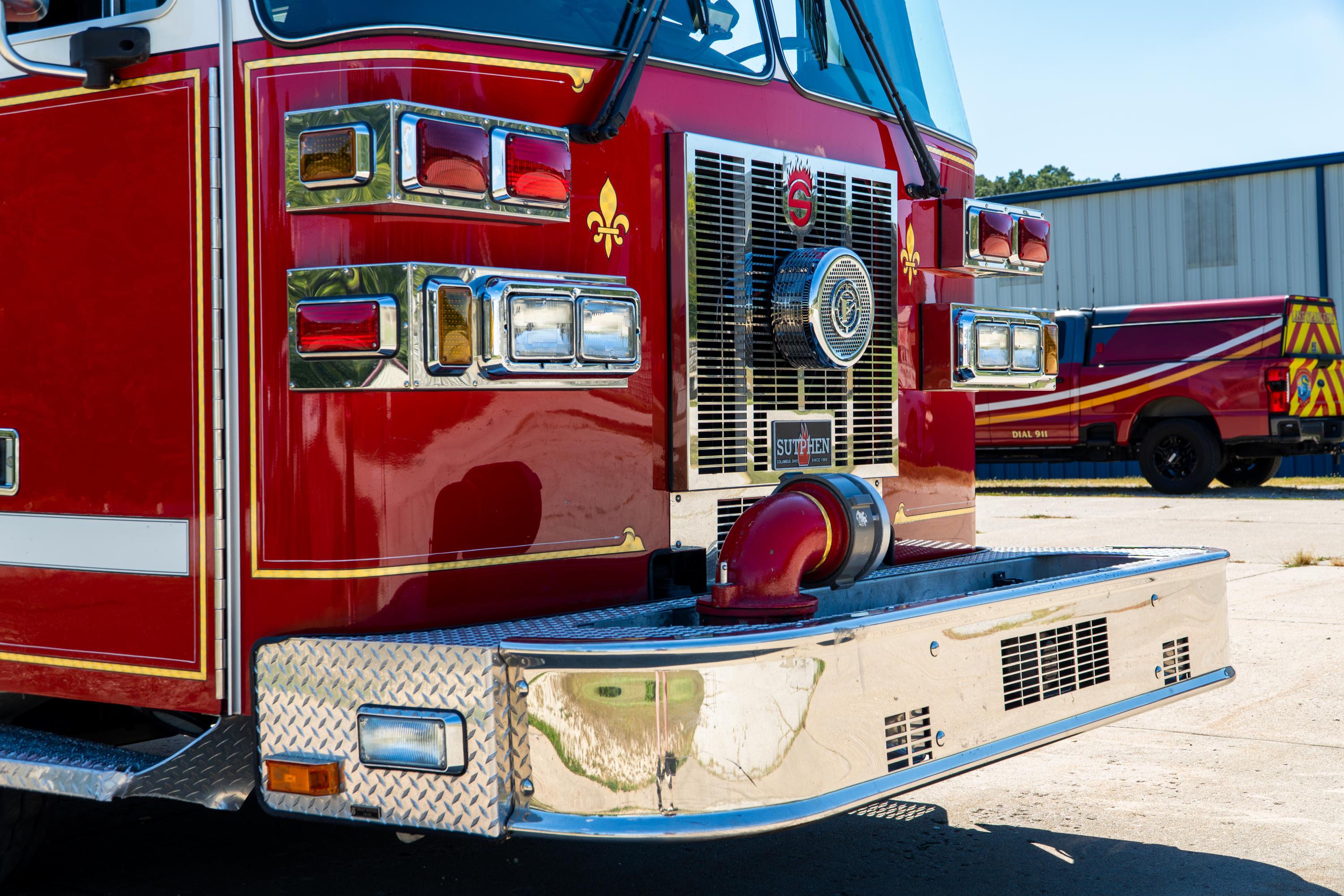 2004 Sutphen Pumper - image 90