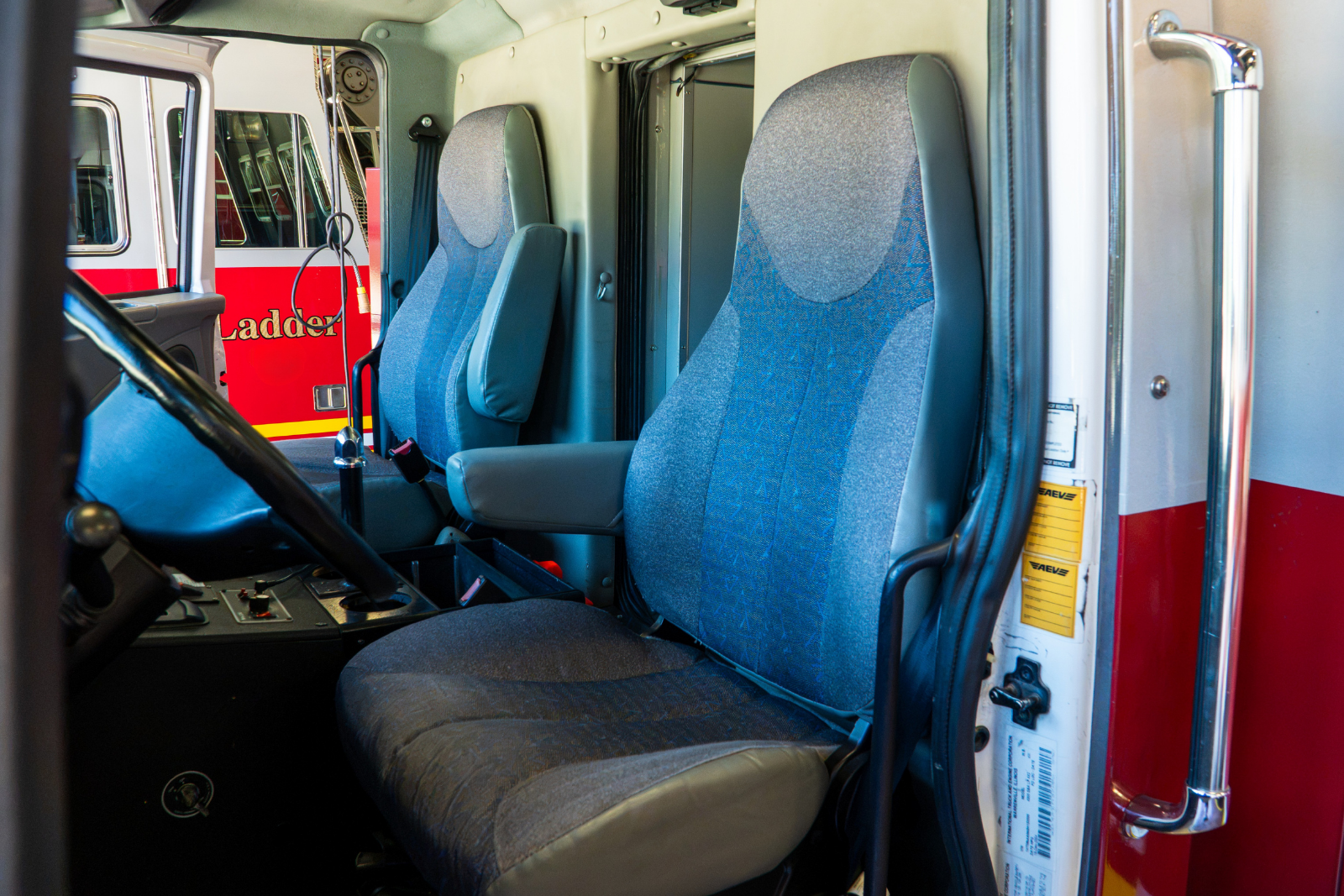 2004 AEV International Type III Ambulance - image 24