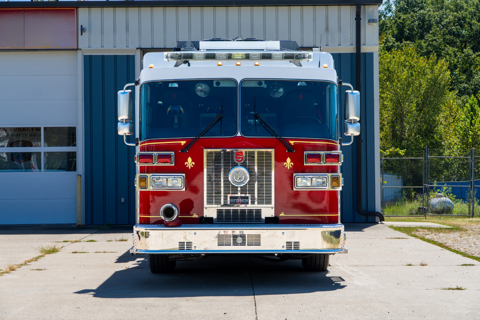 2004 Sutphen Pumper - image 4