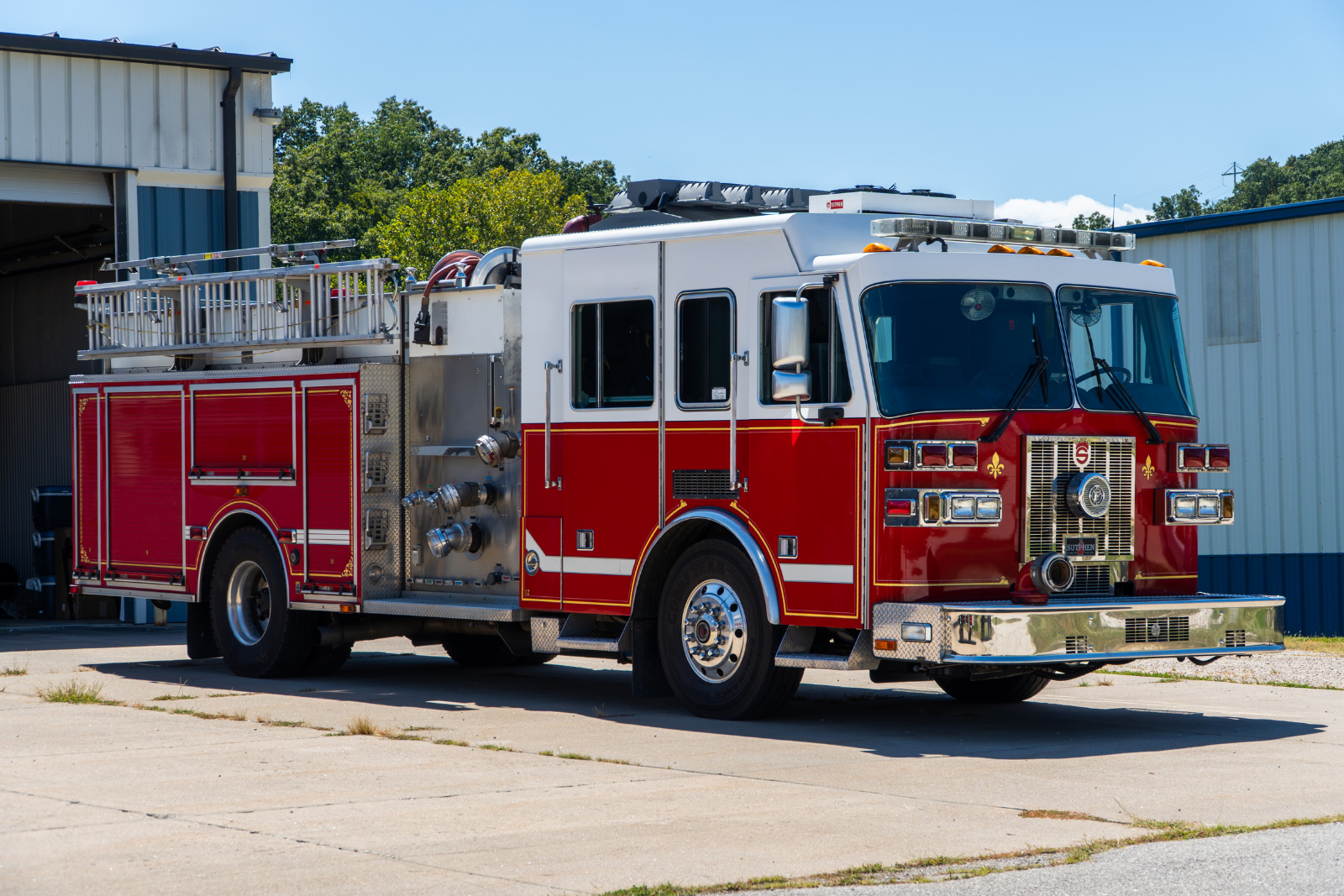 2004 Sutphen Pumper - image 3