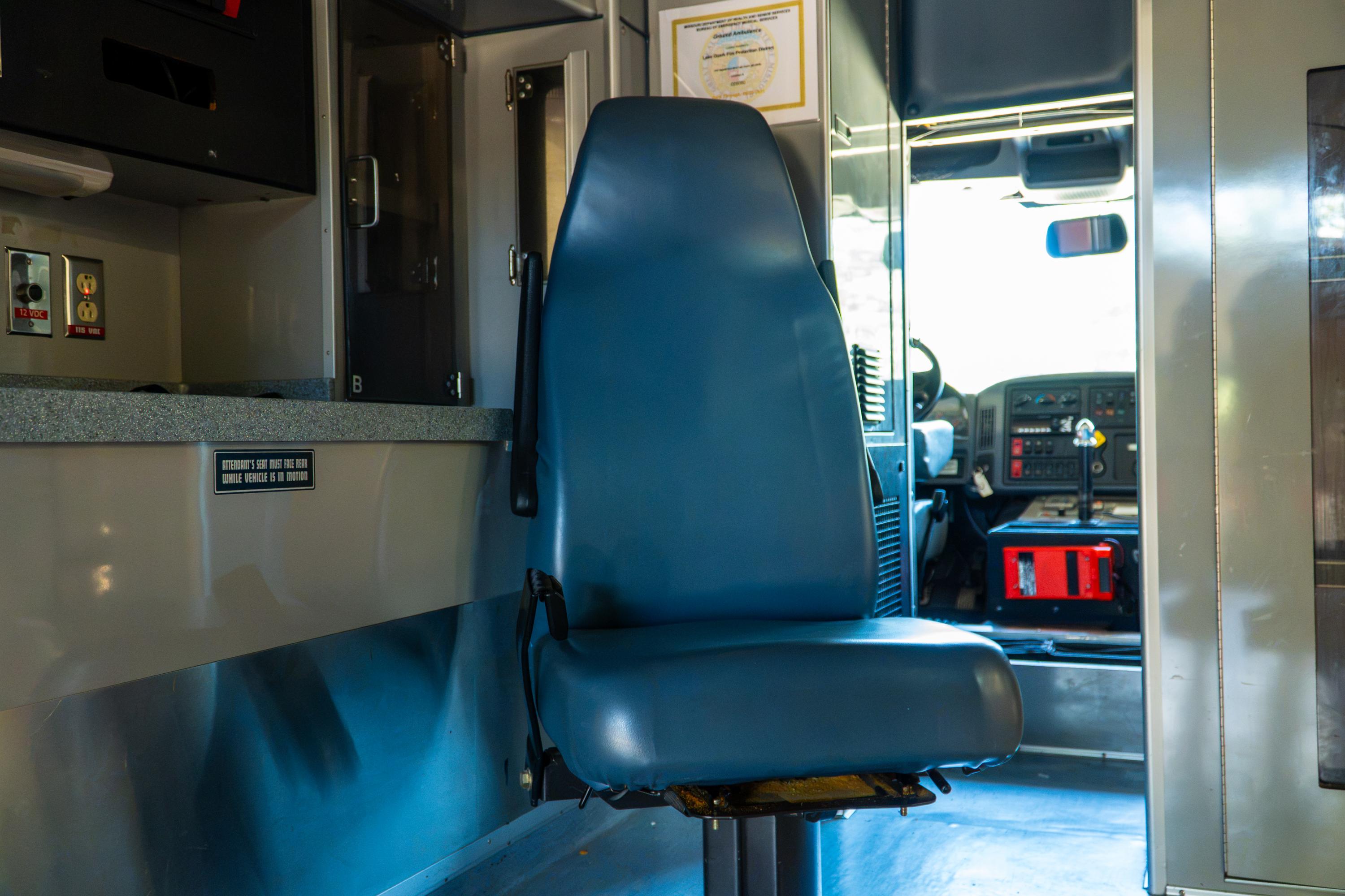 2004 AEV International Type III Ambulance - image 30