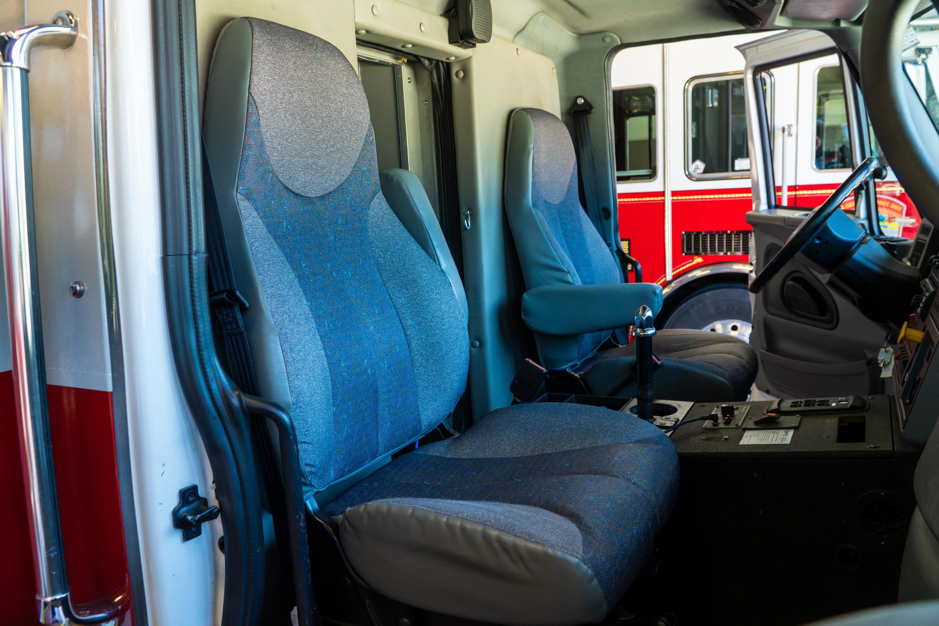 2004 AEV International Type III Ambulance - image 18