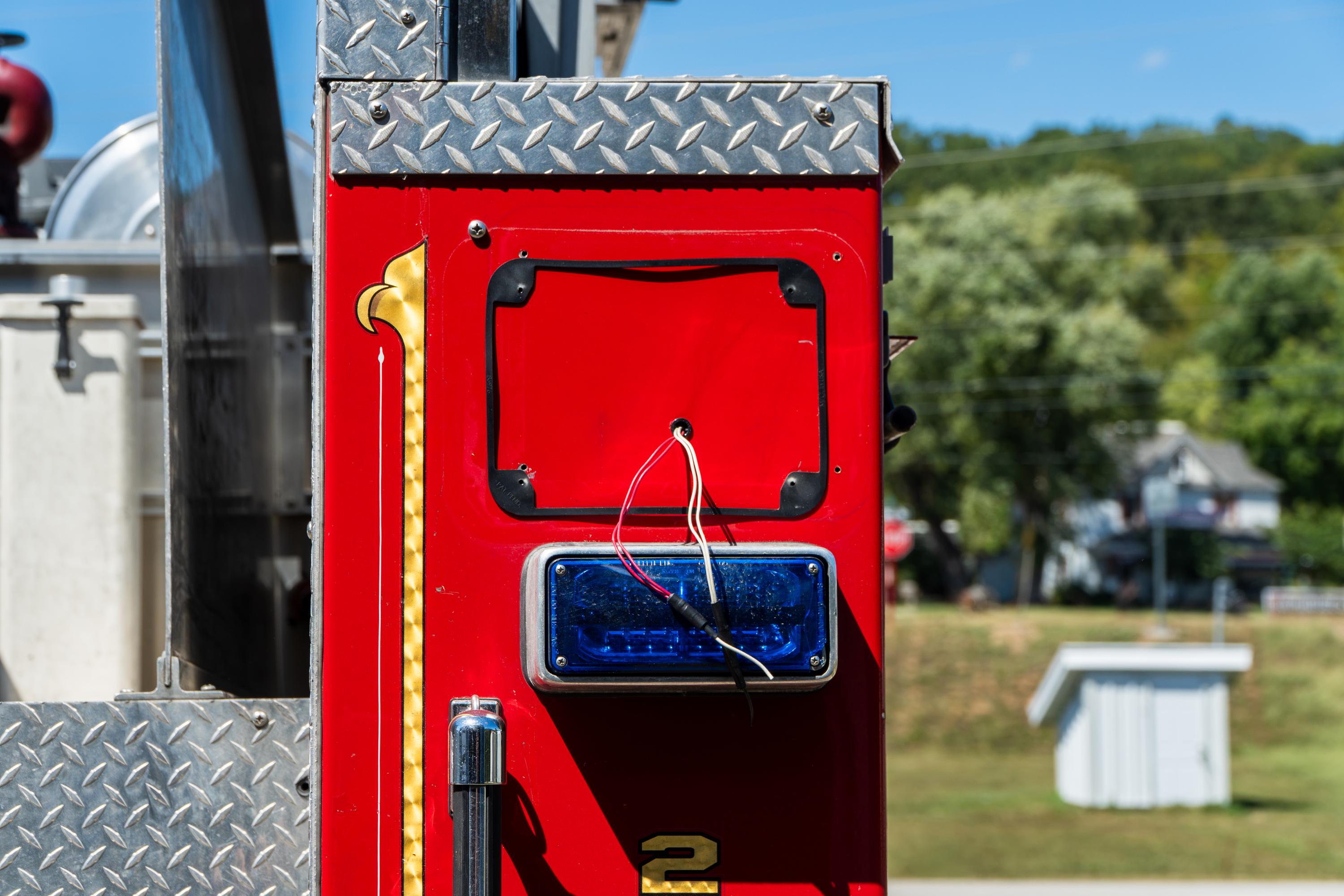2004 Sutphen Pumper - image 71