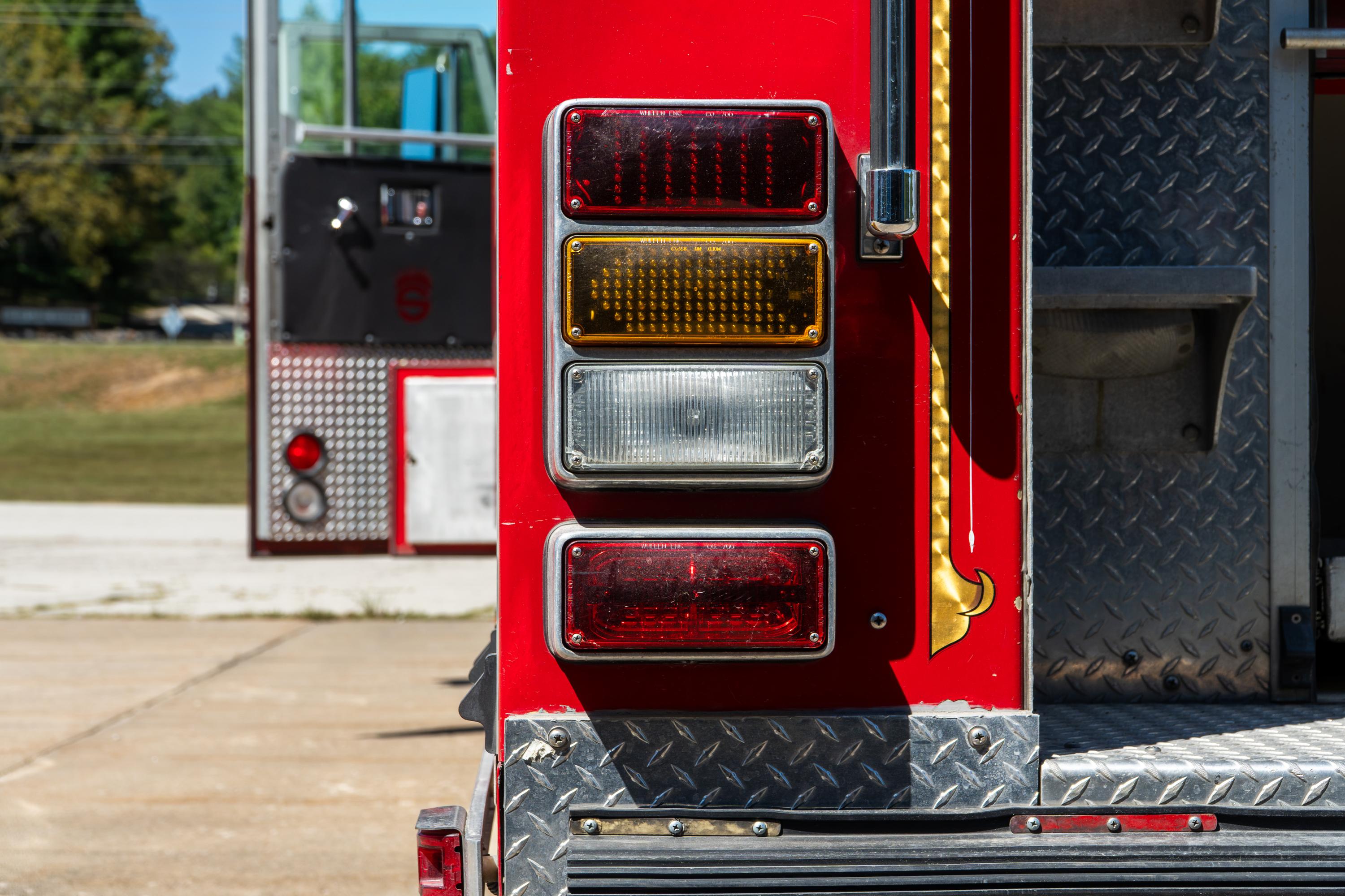 2004 Sutphen Pumper - image 69
