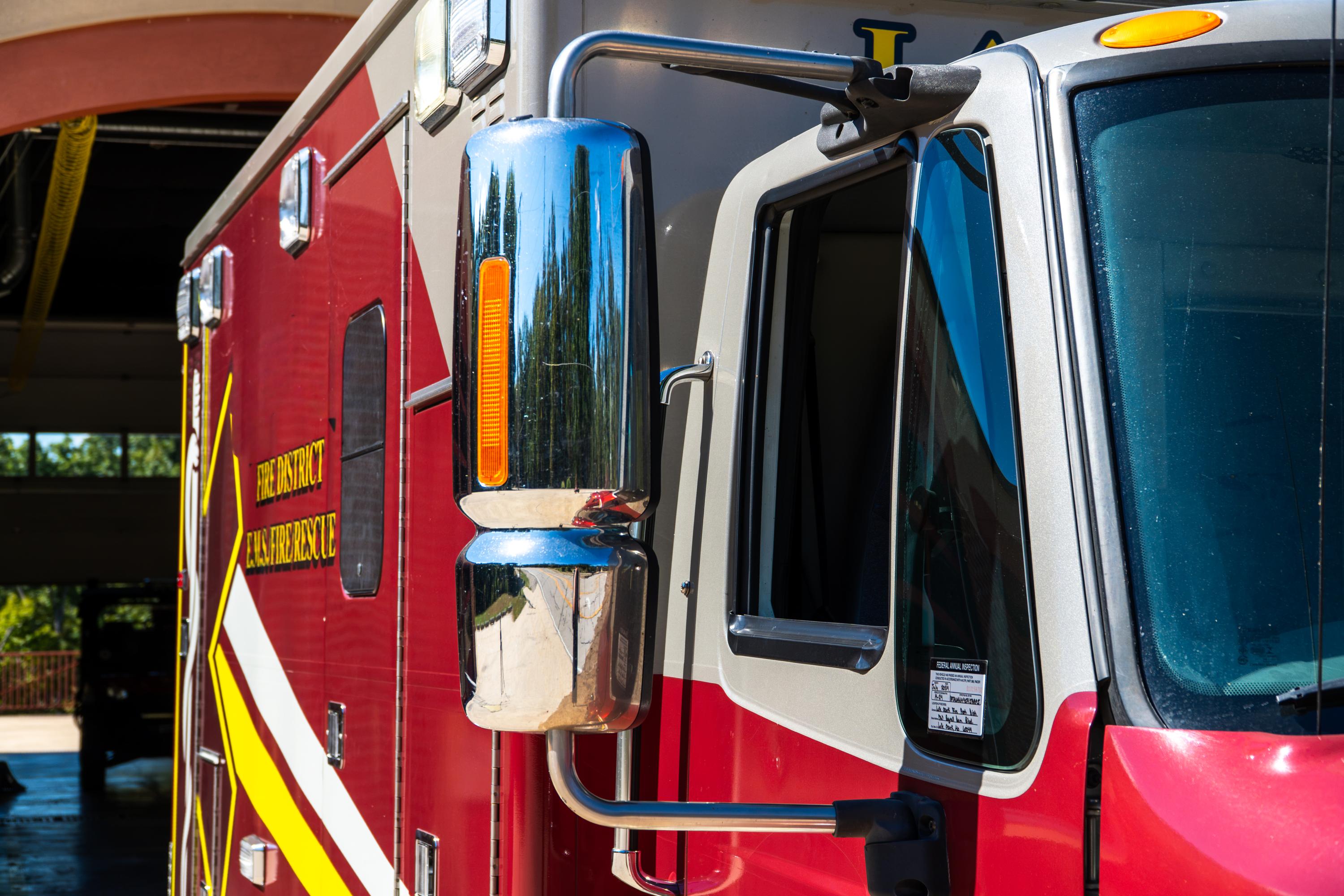 2004 AEV International Type III Ambulance - image 38