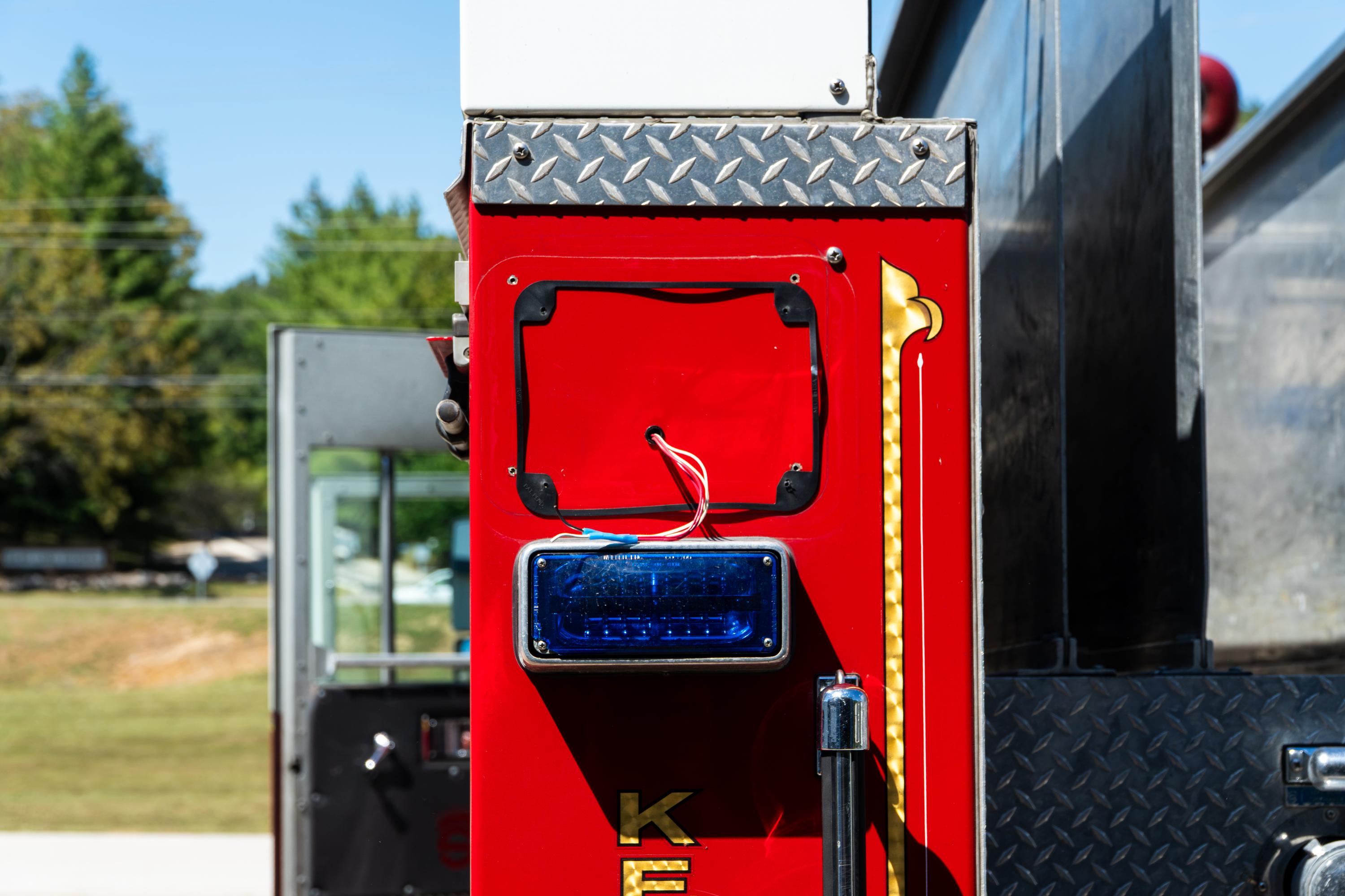 2004 Sutphen Pumper - image 88