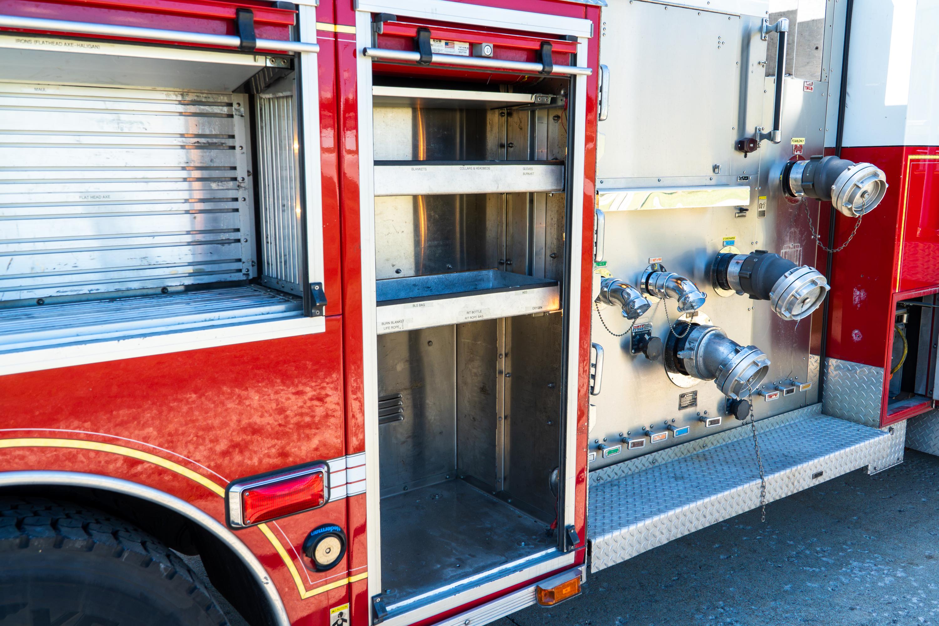 2004 Sutphen Pumper - image 35